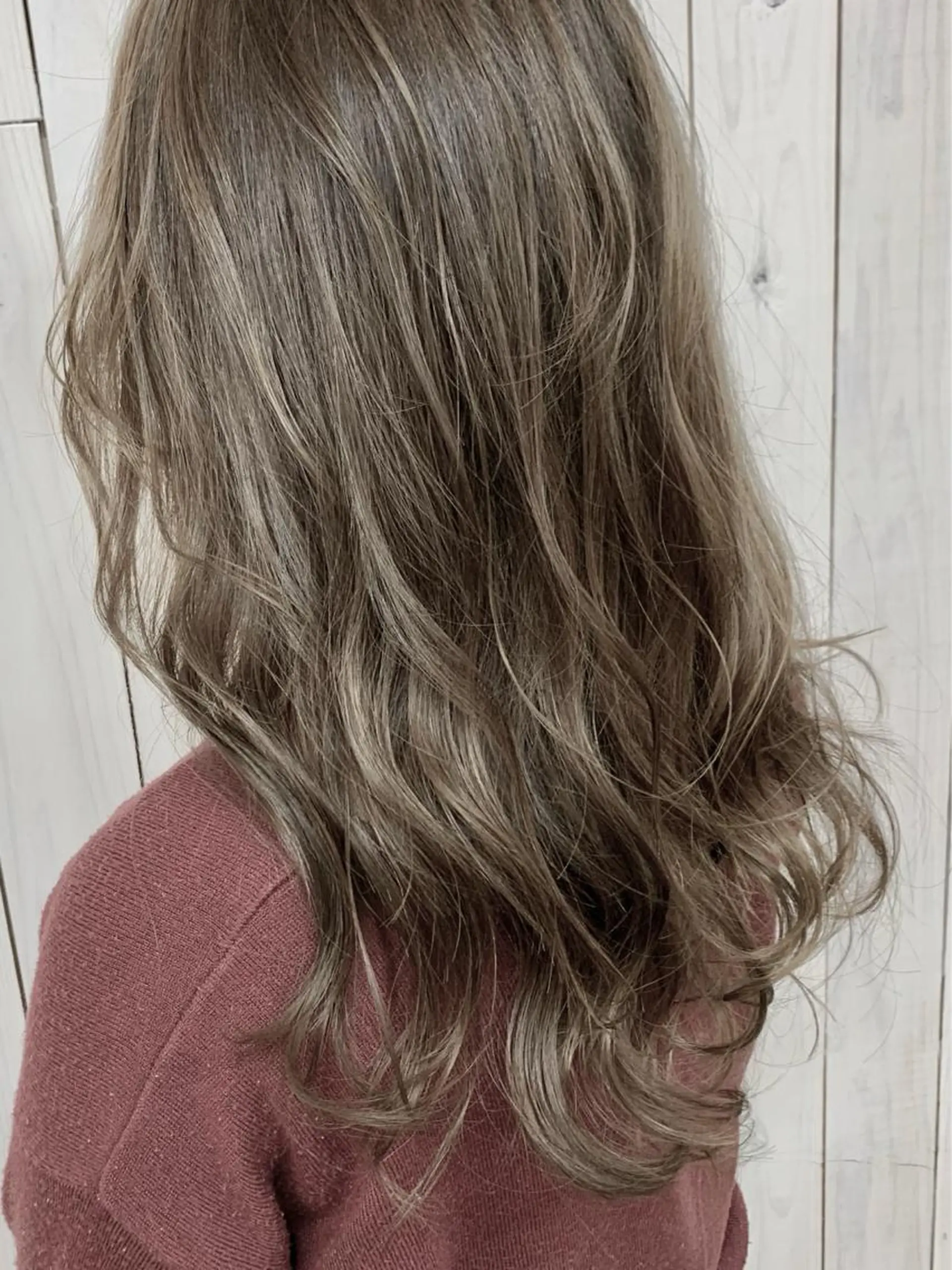 ミディアム カラー パーマ ベージュカラー 透明感カラー ヘアカラー トリートメント Rowel ローウェルのヘアスタイル