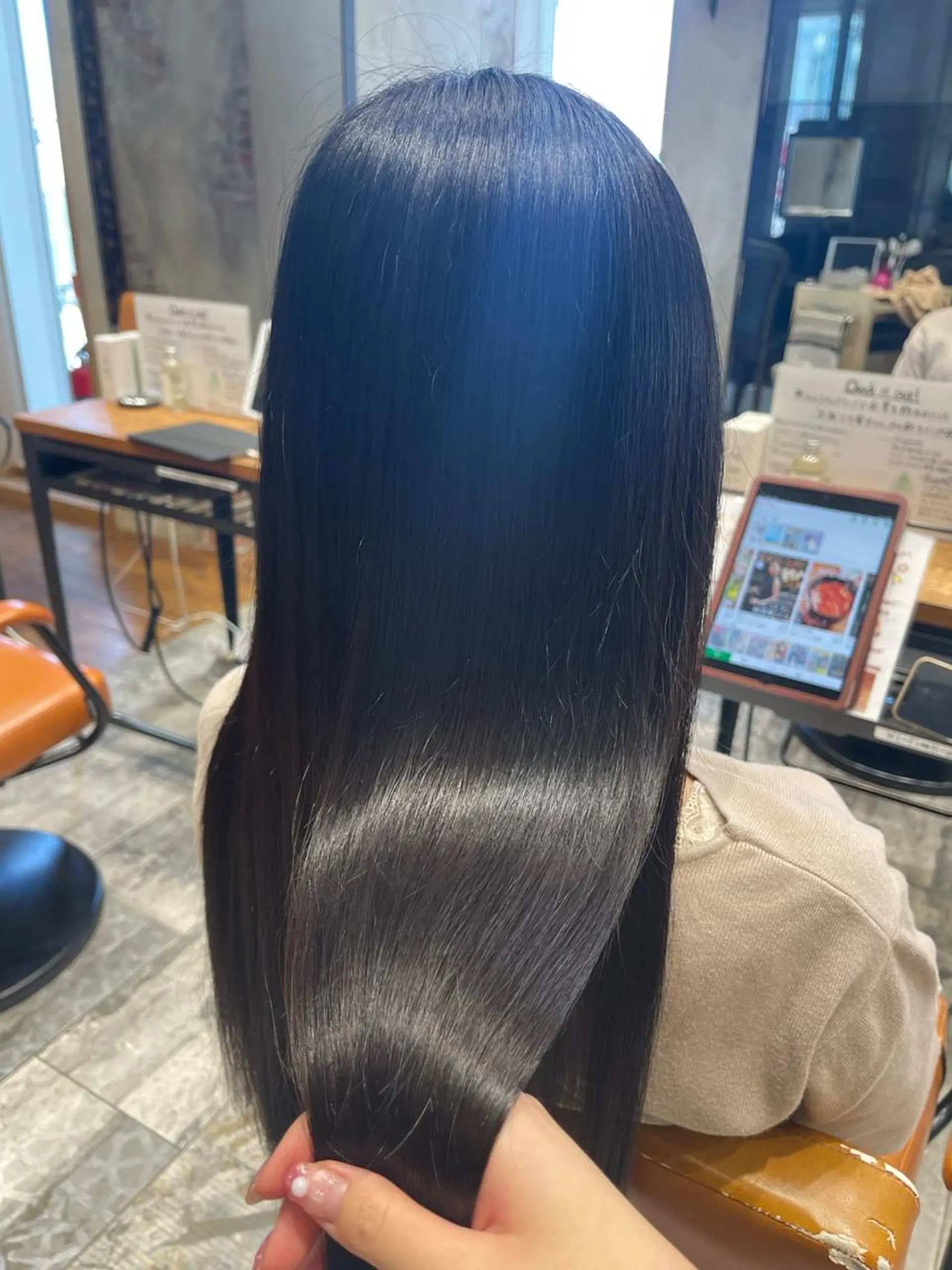 ロング カラー トリートメント SAYAKA🩶 レイヤー韓国ヘア新宿のヘアスタイル