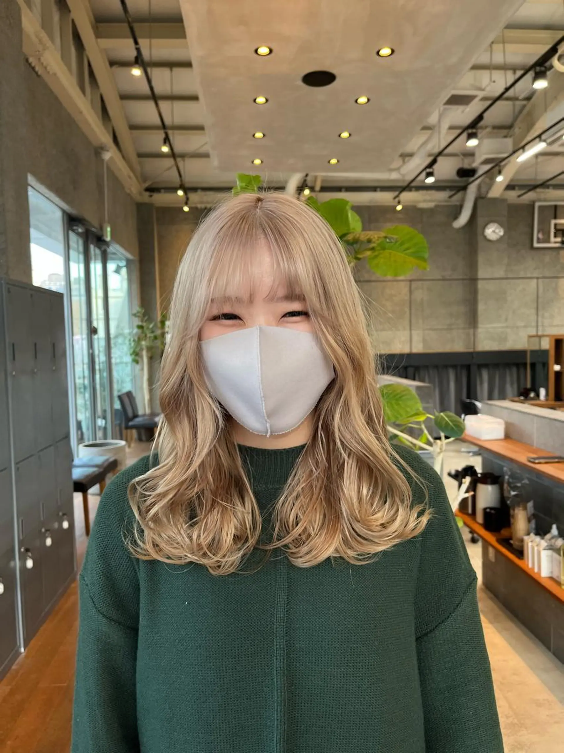 ミディアム カラー GO TODAY SHAiRE SALON 原宿本店所属・ブリーチ/レイヤー ハッシュカット/河内のヘアスタイル
