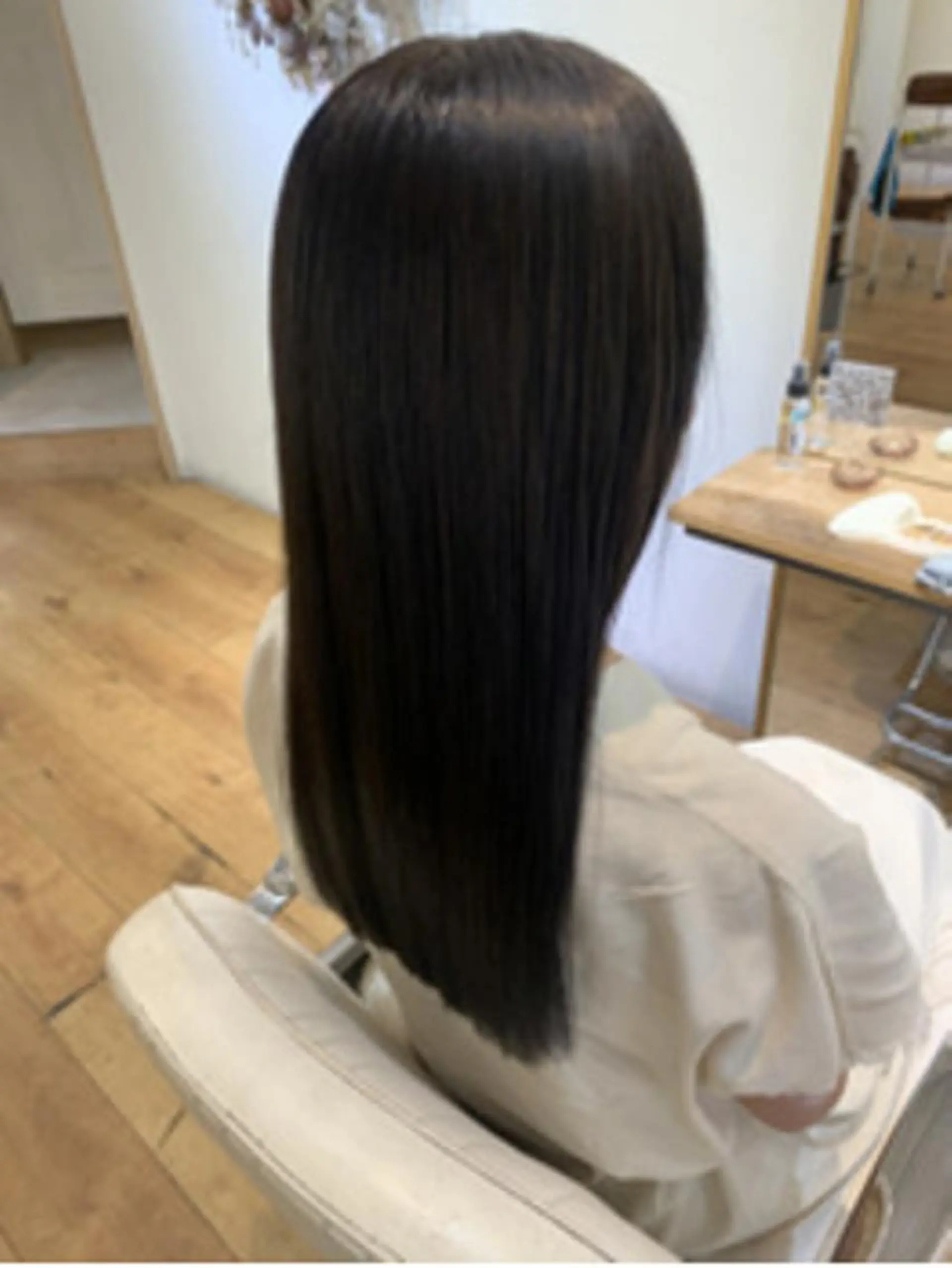 ロング ヘアアレンジ パーマ カラー アディクシーカラー ブリーチ ケアカラー 透明感カラー イヤリングカラー ヘアカラー トリートメント ヘアケア特化型サロン newi 梅田のヘアスタイル