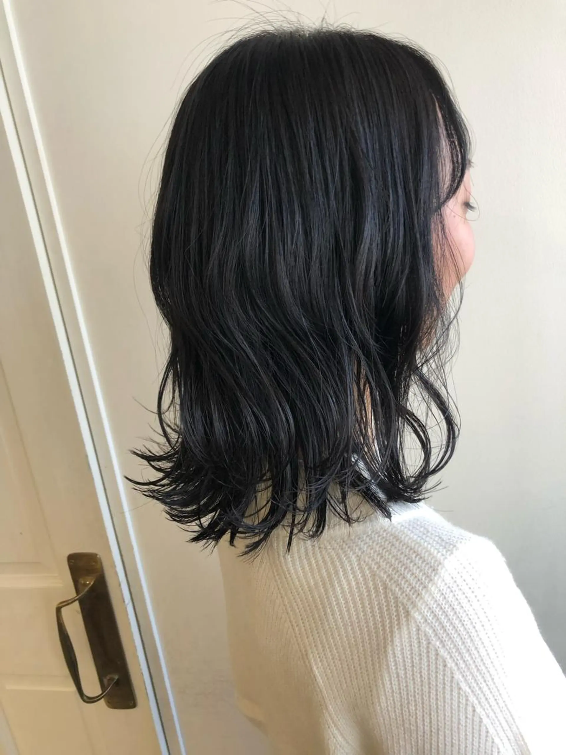 ミディアム カラー カット ヘアカラー トリートメント MIOベージュカラー 柔らかいカラーのヘアスタイル