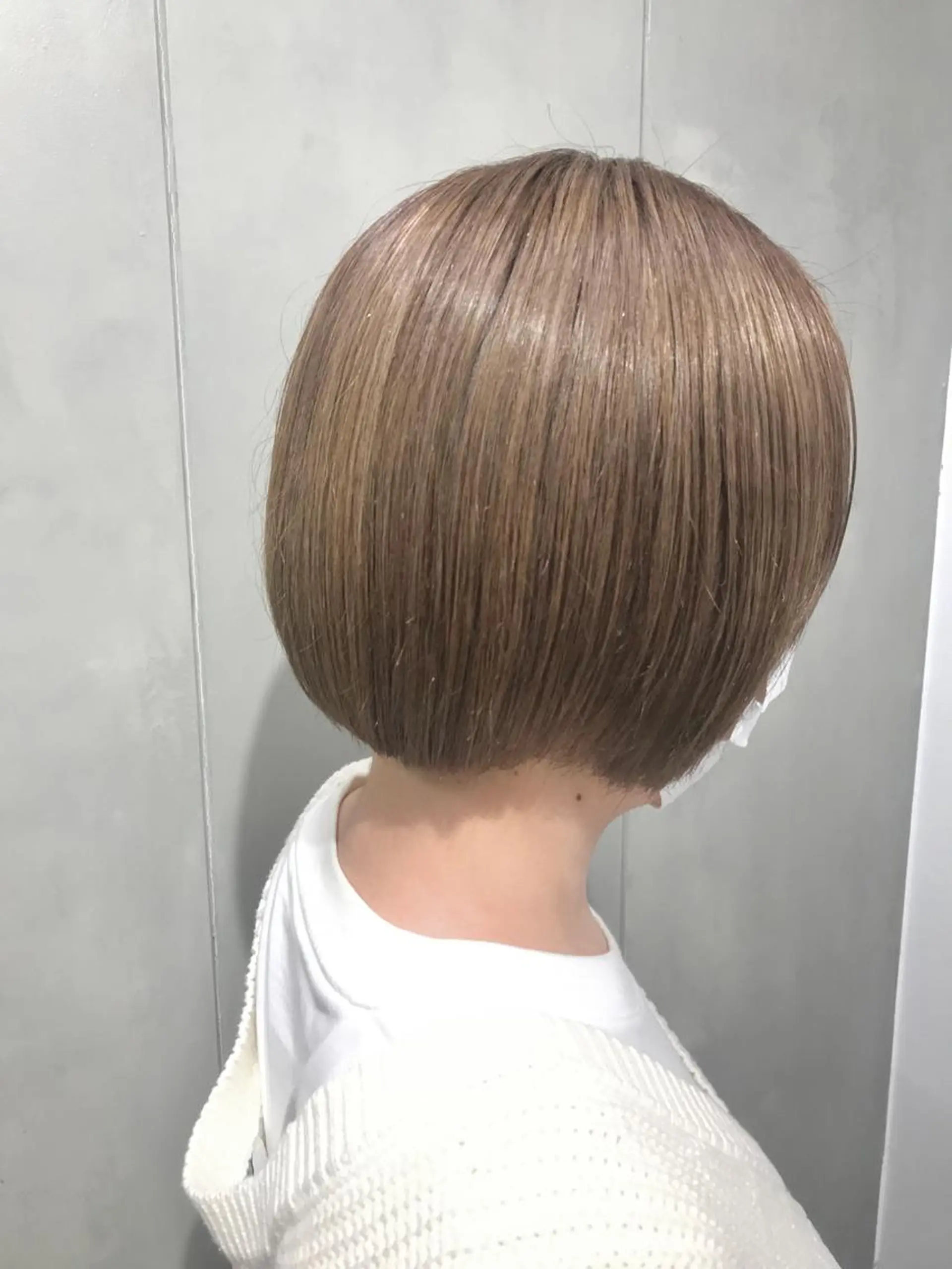 ショート カラー ベージュカラー ミルクティーベージュ ヘアカラー ショート/グレージュ 鈴木春樹のヘアスタイル