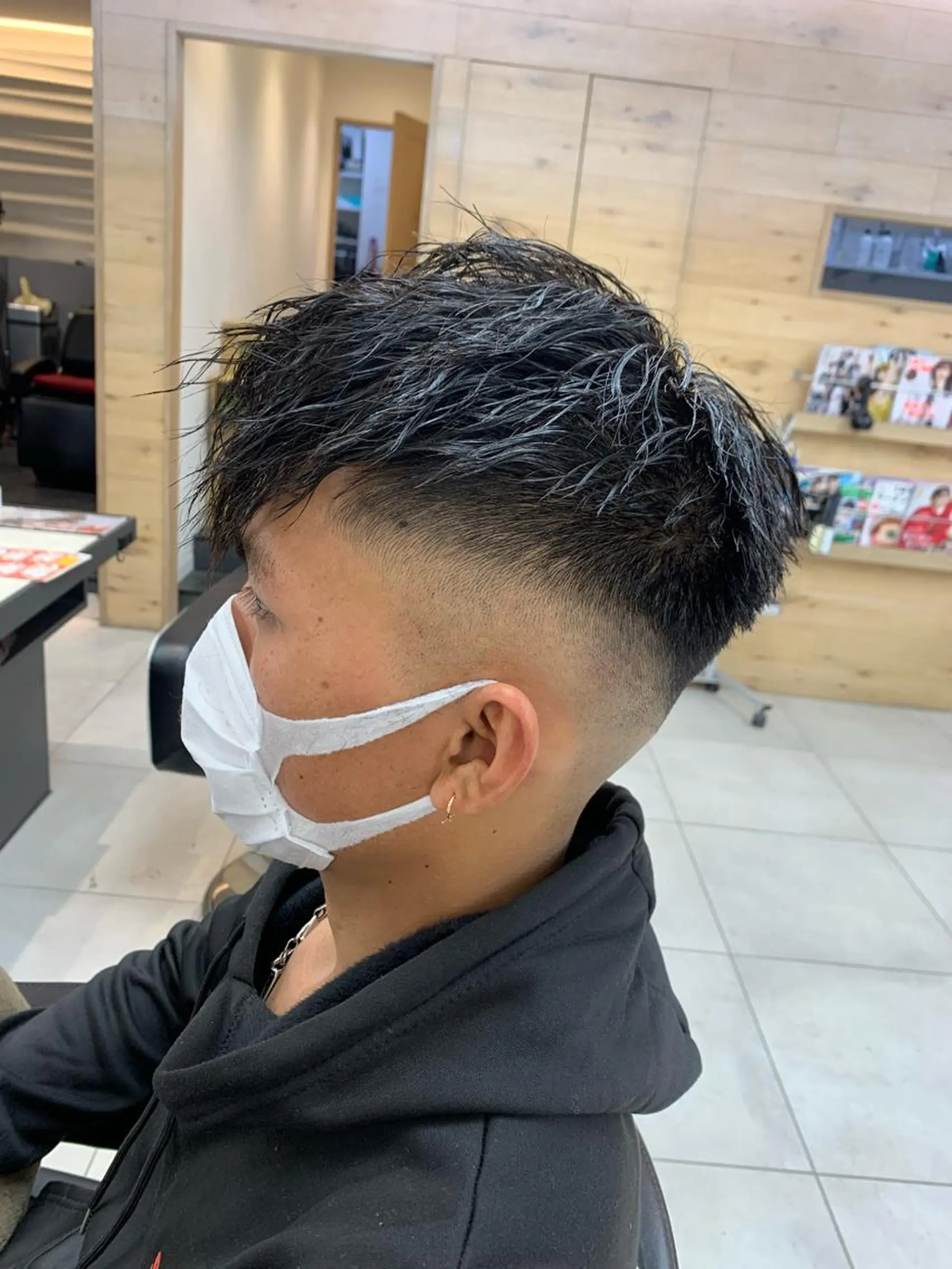 パーマ メンズ メンズブリーチ フェードカット メンズパーマ 学生（メンズ向け） スキンフェード カット パーマ L PLACE所属・L PLACE 丸山一希のヘアスタイル