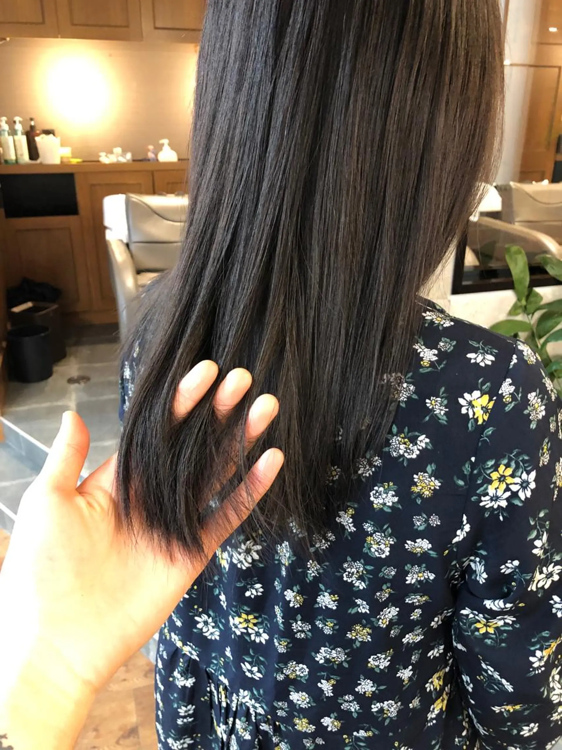 カラー カット トリートメント 人気のレイヤーカット TAROのヘアスタイル