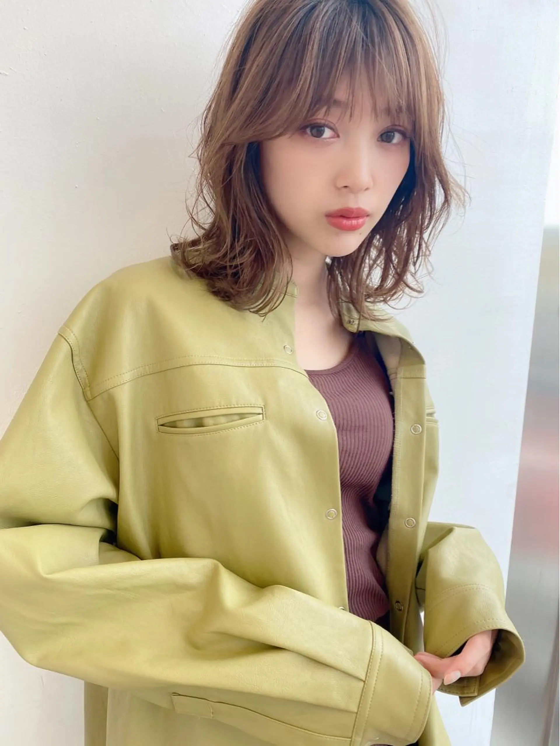 ミディアム くびれヘア くびれレイヤー レイヤーカット 小顔カット 鎌倉 彩のヘアスタイル