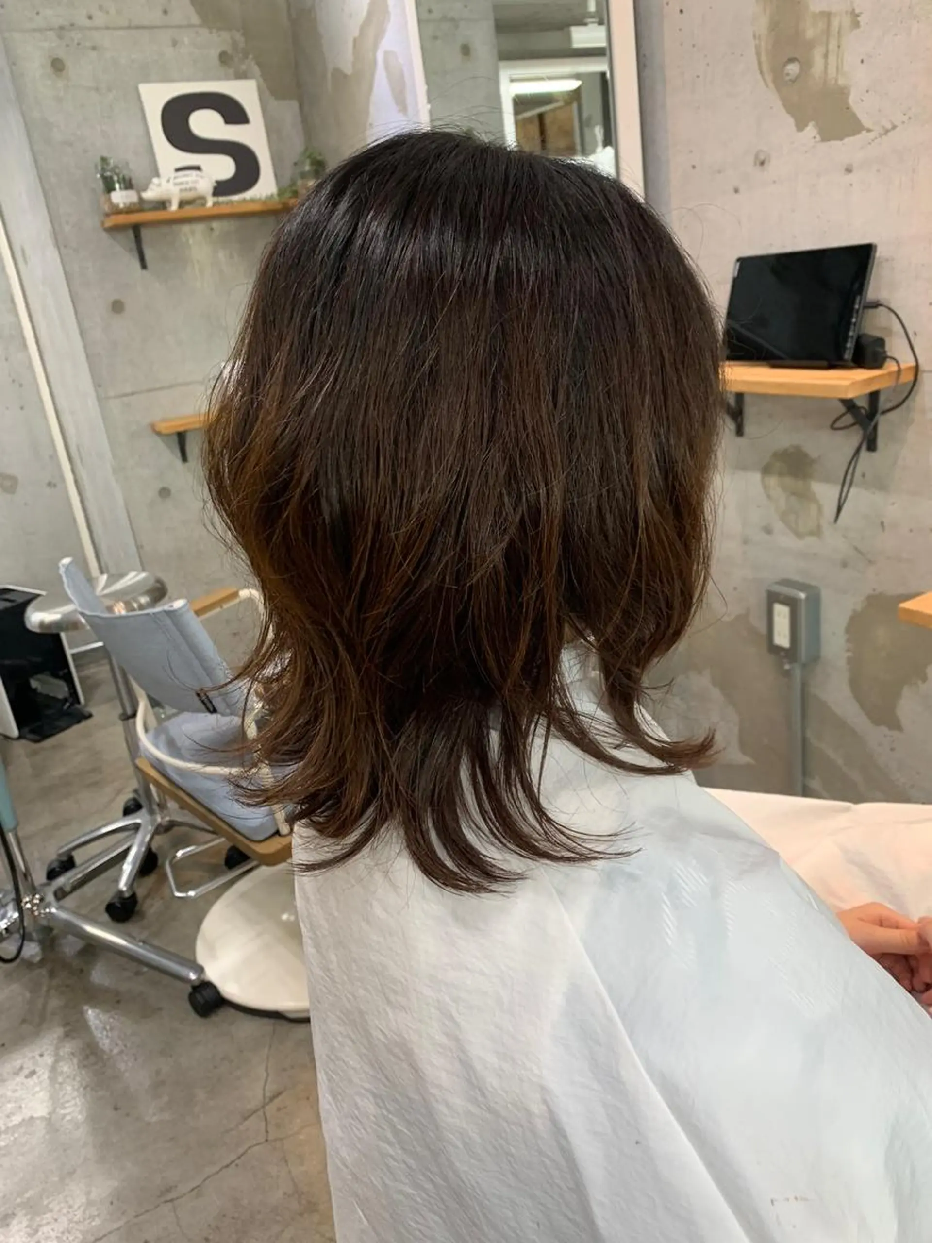 ミディアム ミディアムパーマ B.sun所属・鈴木 りなのヘアスタイル