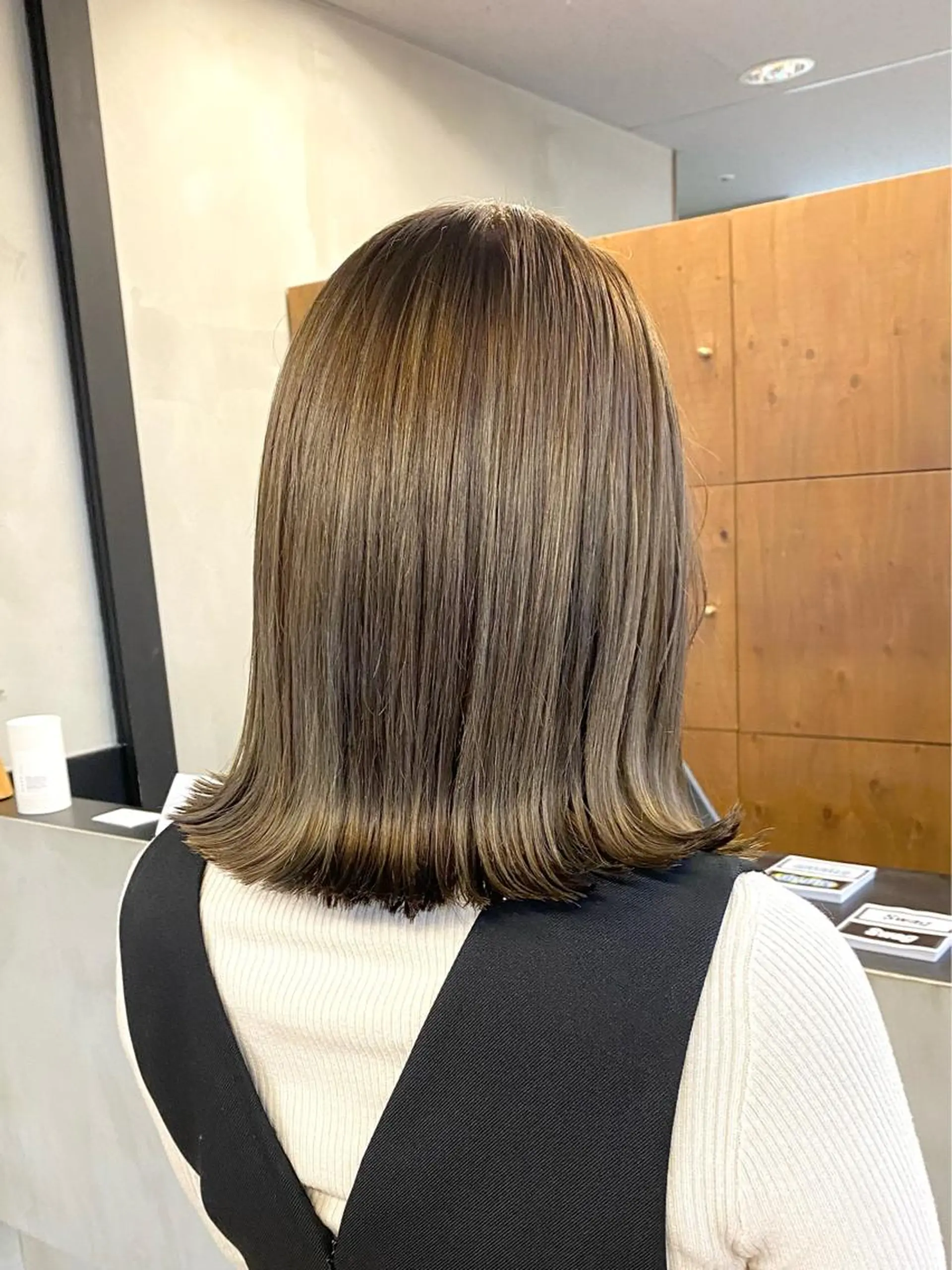 ミディアム カラー パーマ ヘアアレンジ グレージュ ハイライトカラー ハイライト ハル🌸柔色/ ブリーチなし/艶髪のヘアスタイル