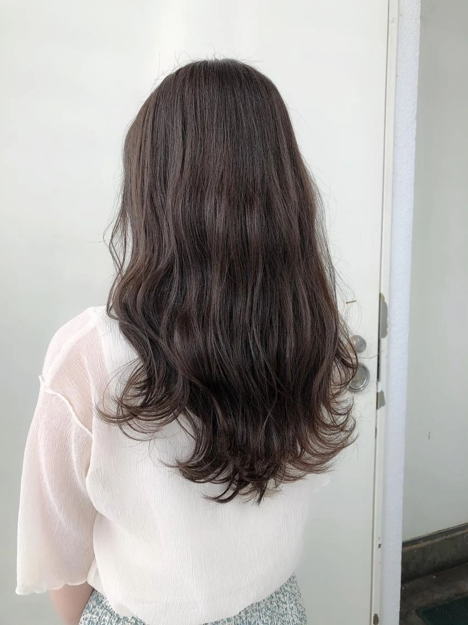 セミロング カラー ブリーチ ブリーチなしカラー カット ヘアカラー トリートメント 韓国🇰🇷レイヤー おくれ毛/顔まわりのヘアスタイル