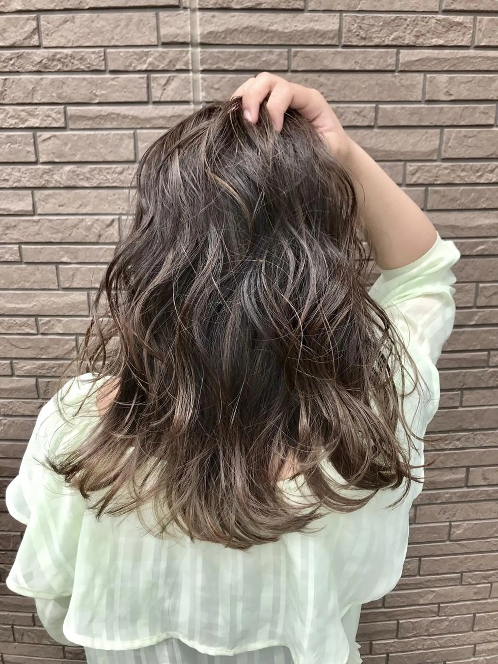 セミロング カラー バレイヤージュ レイヤーカット HAIR&MAKE AXIS所属・土屋 貴章のヘアスタイル