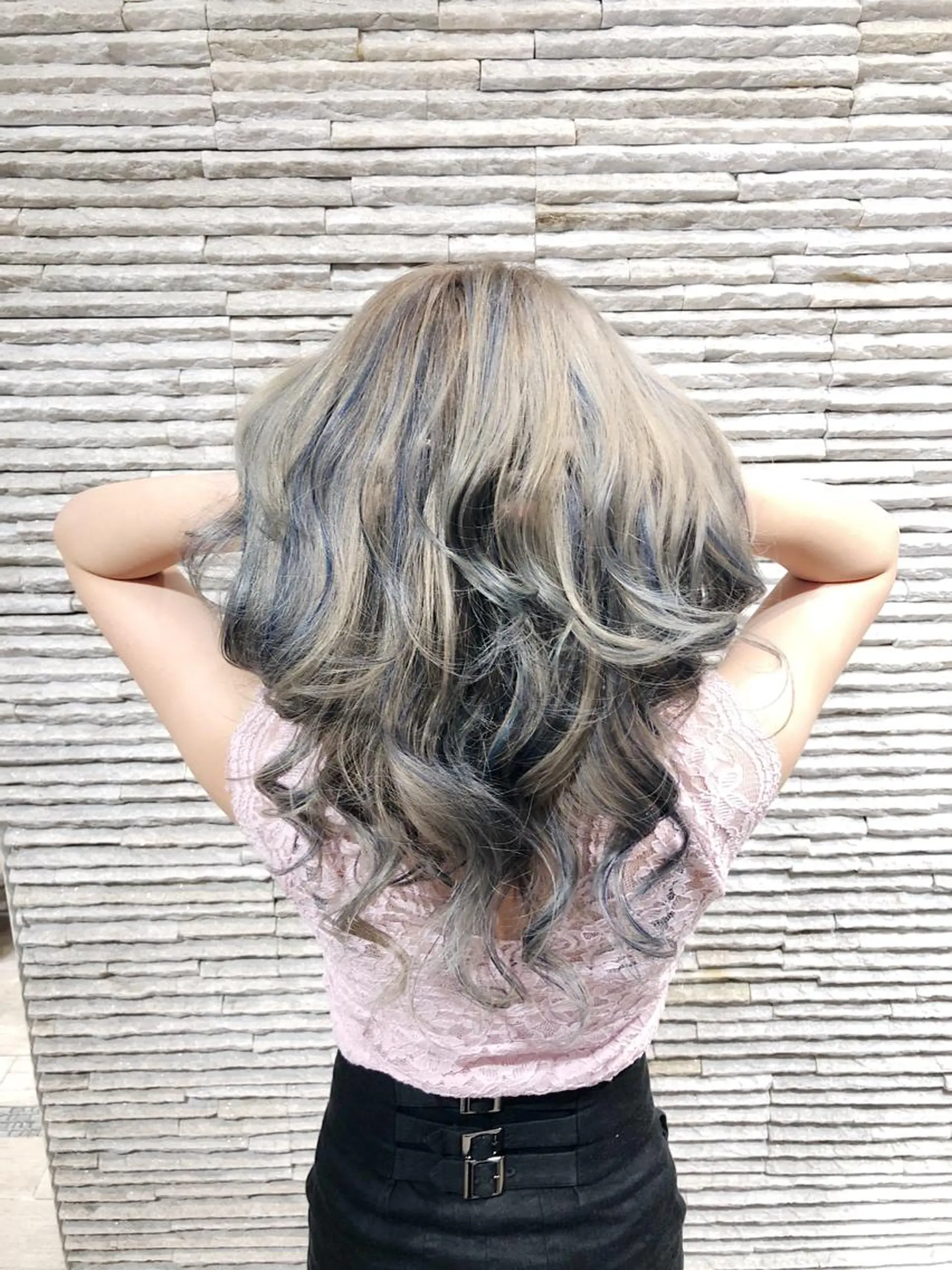 ロング カラー ヘアアレンジ 嶋田 ゆきのヘアスタイル