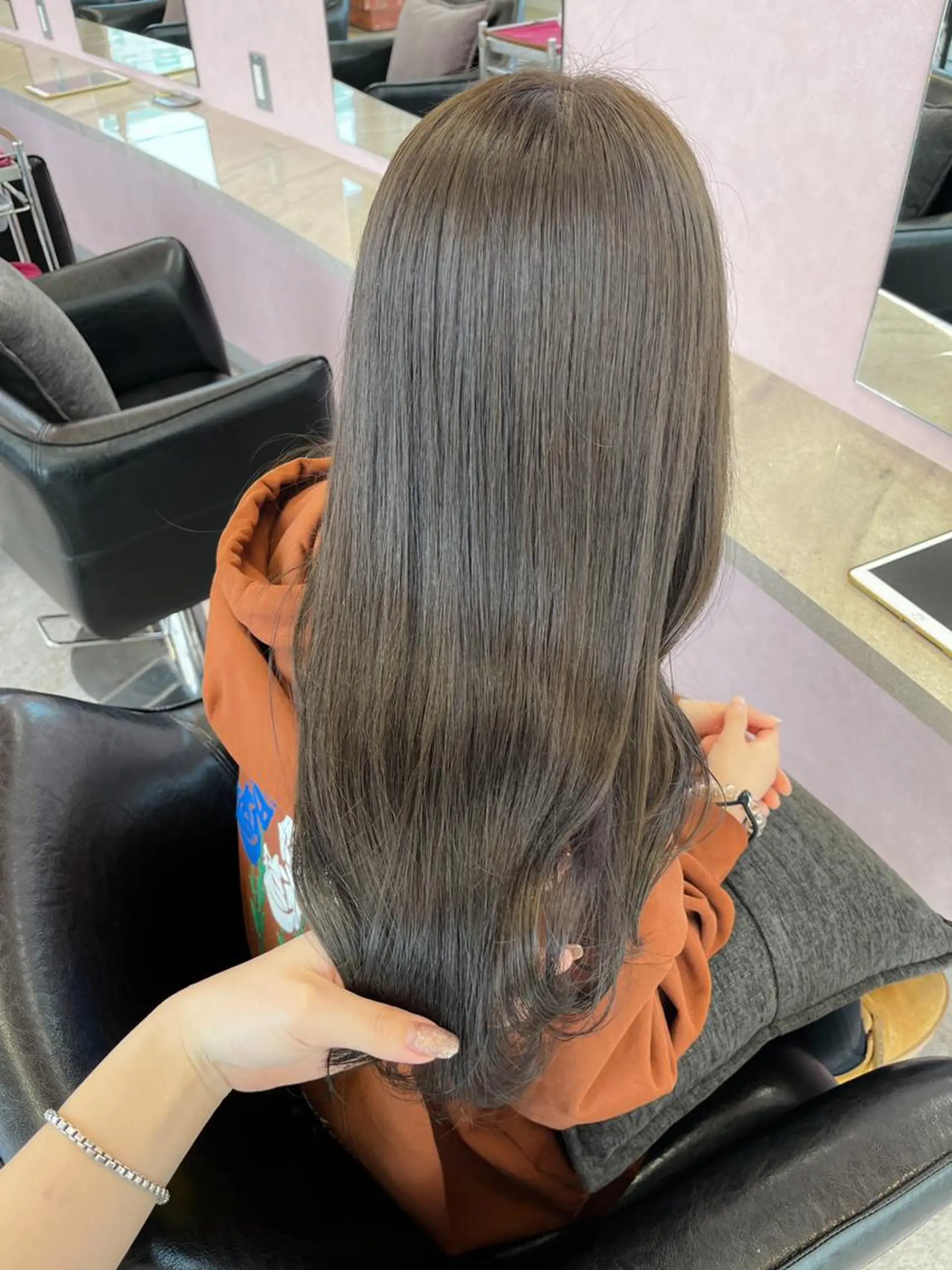 ロング カット ヘアカラー MATTY azusaのヘアスタイル