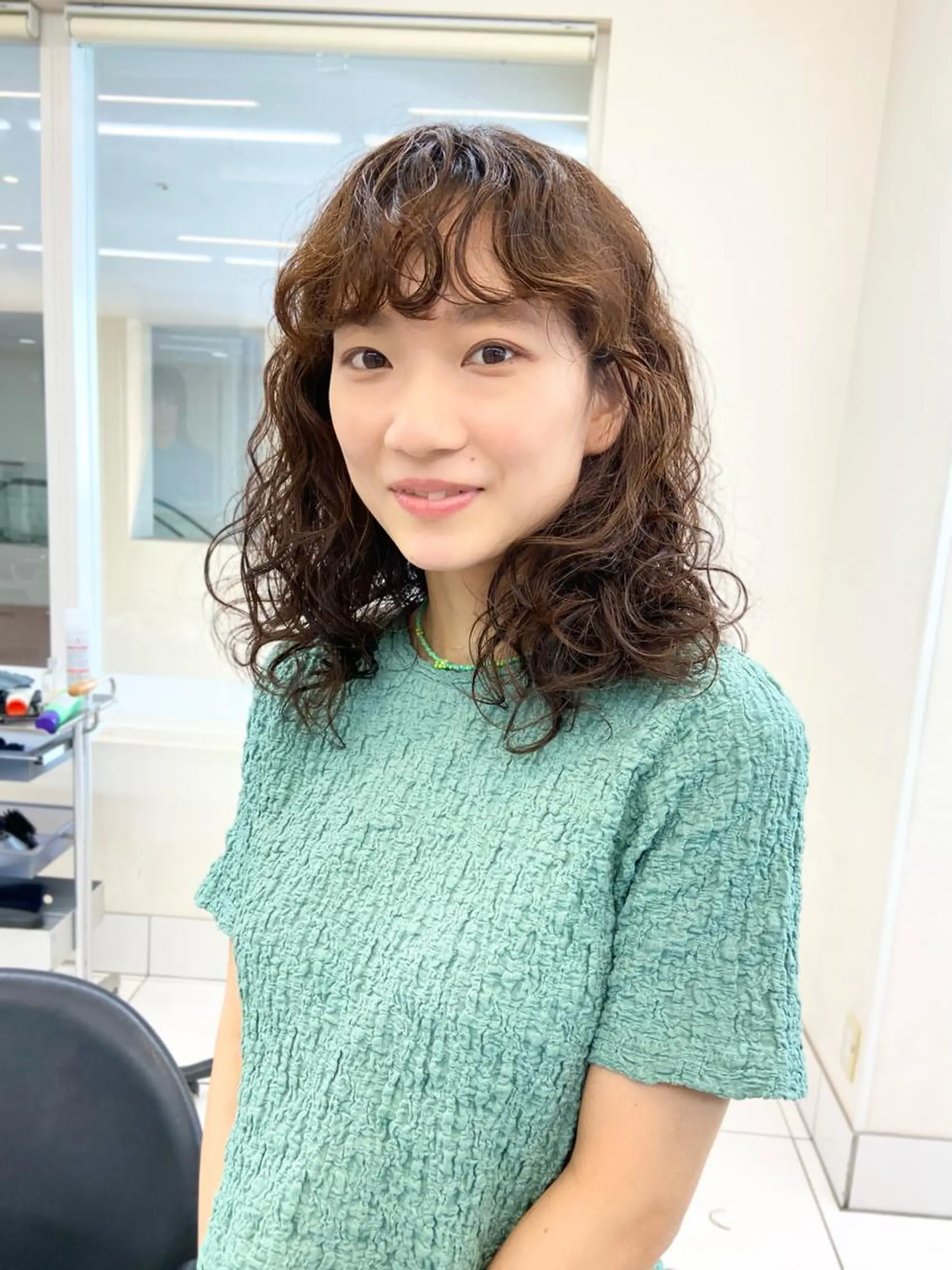 ミディアム パーマ 辛島 涼子のヘアスタイル