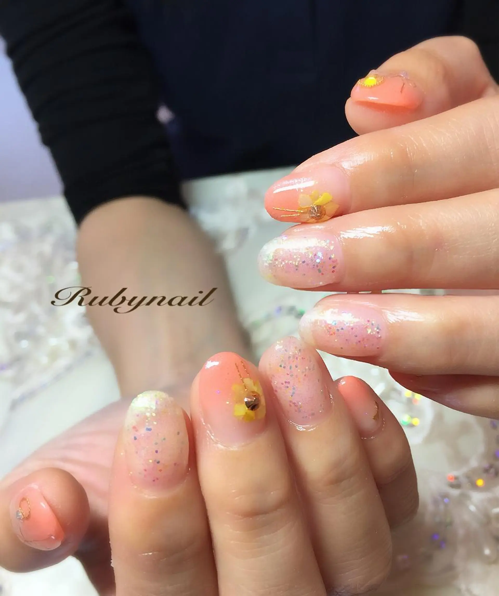 ネイル グラデーション オレンジ ストーンネイル Rubynail所属・プライベートサロン Rubynailのネイルデザイン