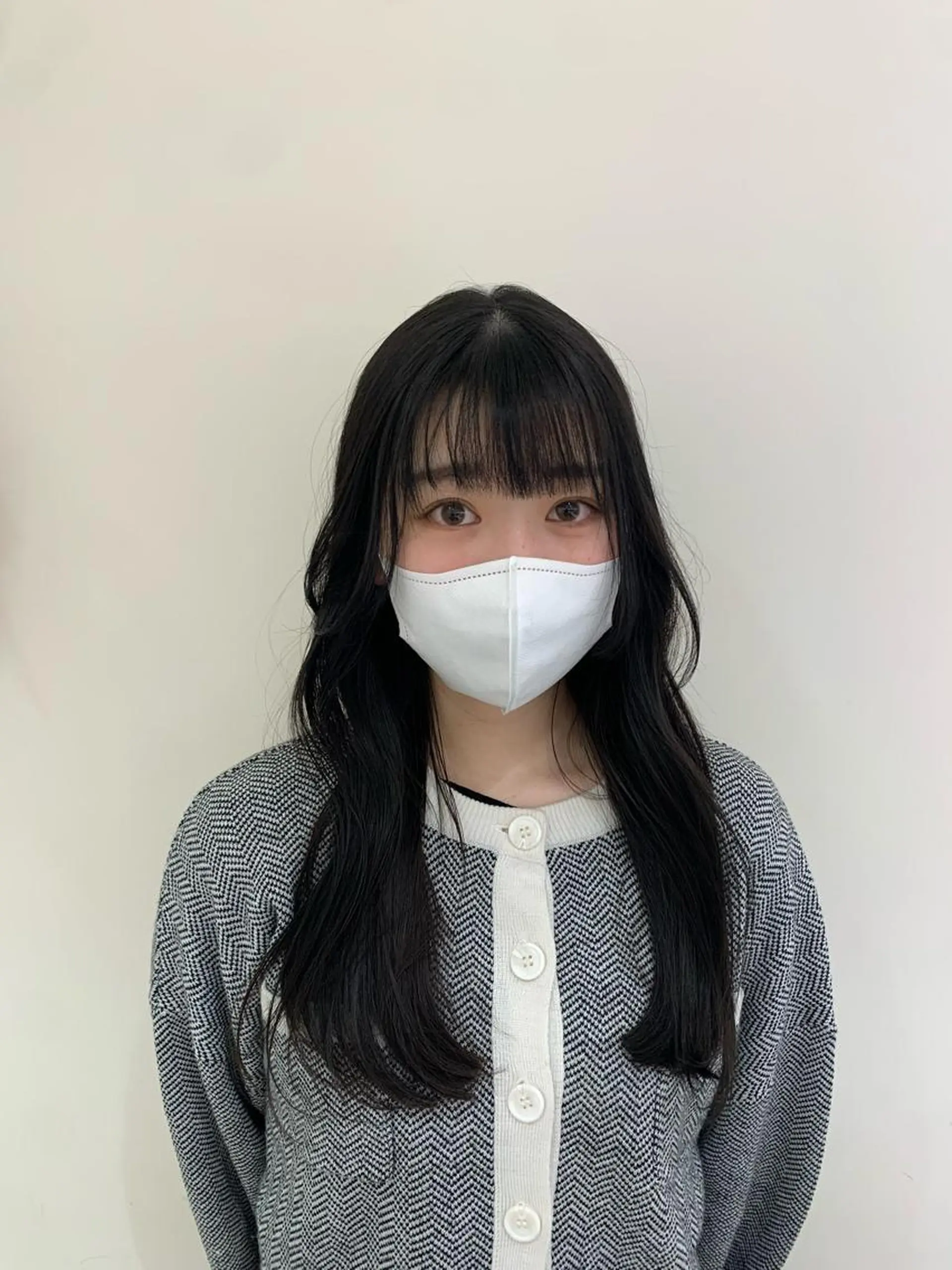 ロング カラー カット ヘアカラー トリートメント 韓国レイヤー🪽 耳ツボジュエリーのヘアスタイル