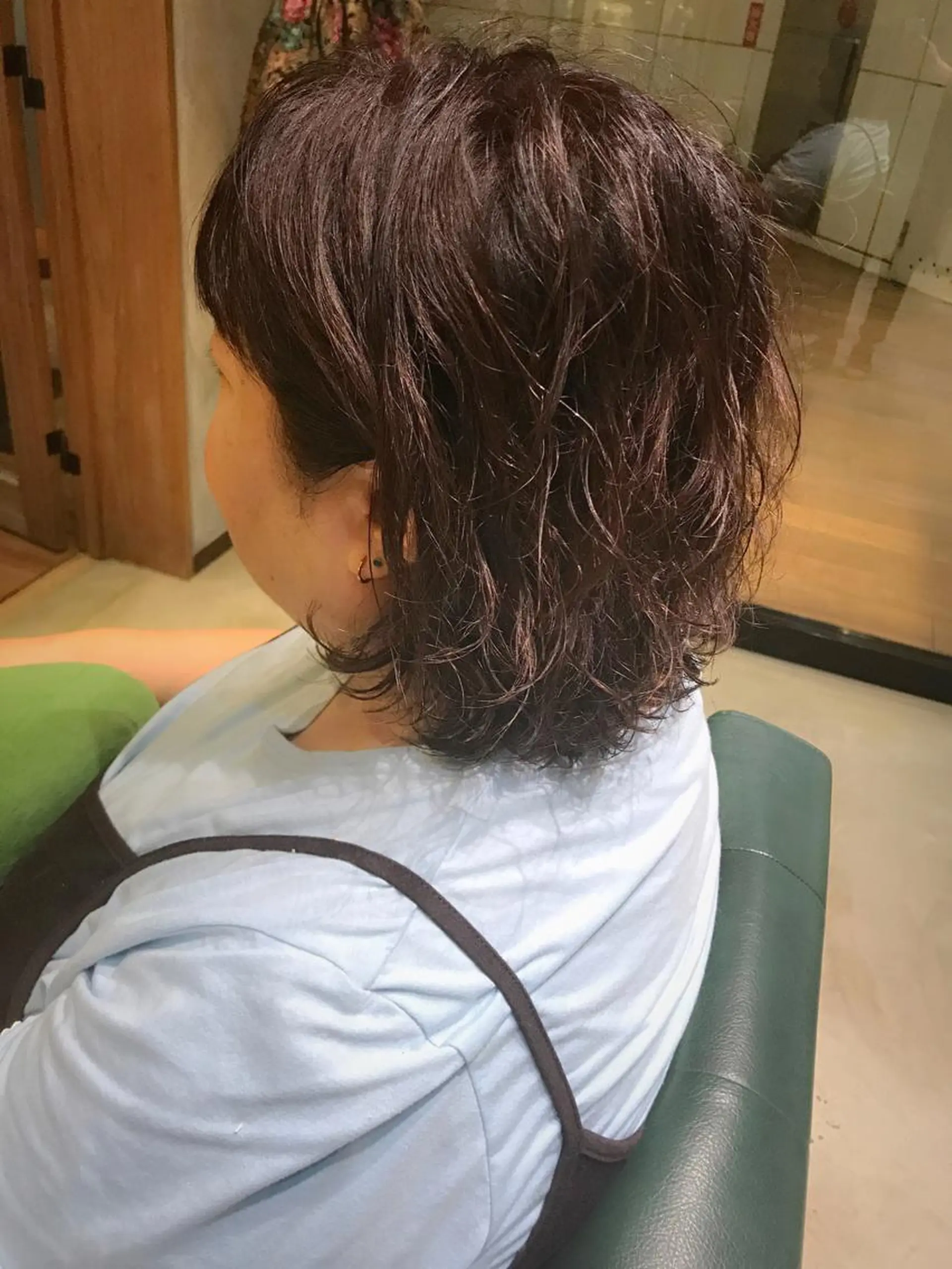 ミディアム カラー パーマ ミディアムパーマ アッシュ ラベンダーカラー 松村 崇弘のヘアスタイル