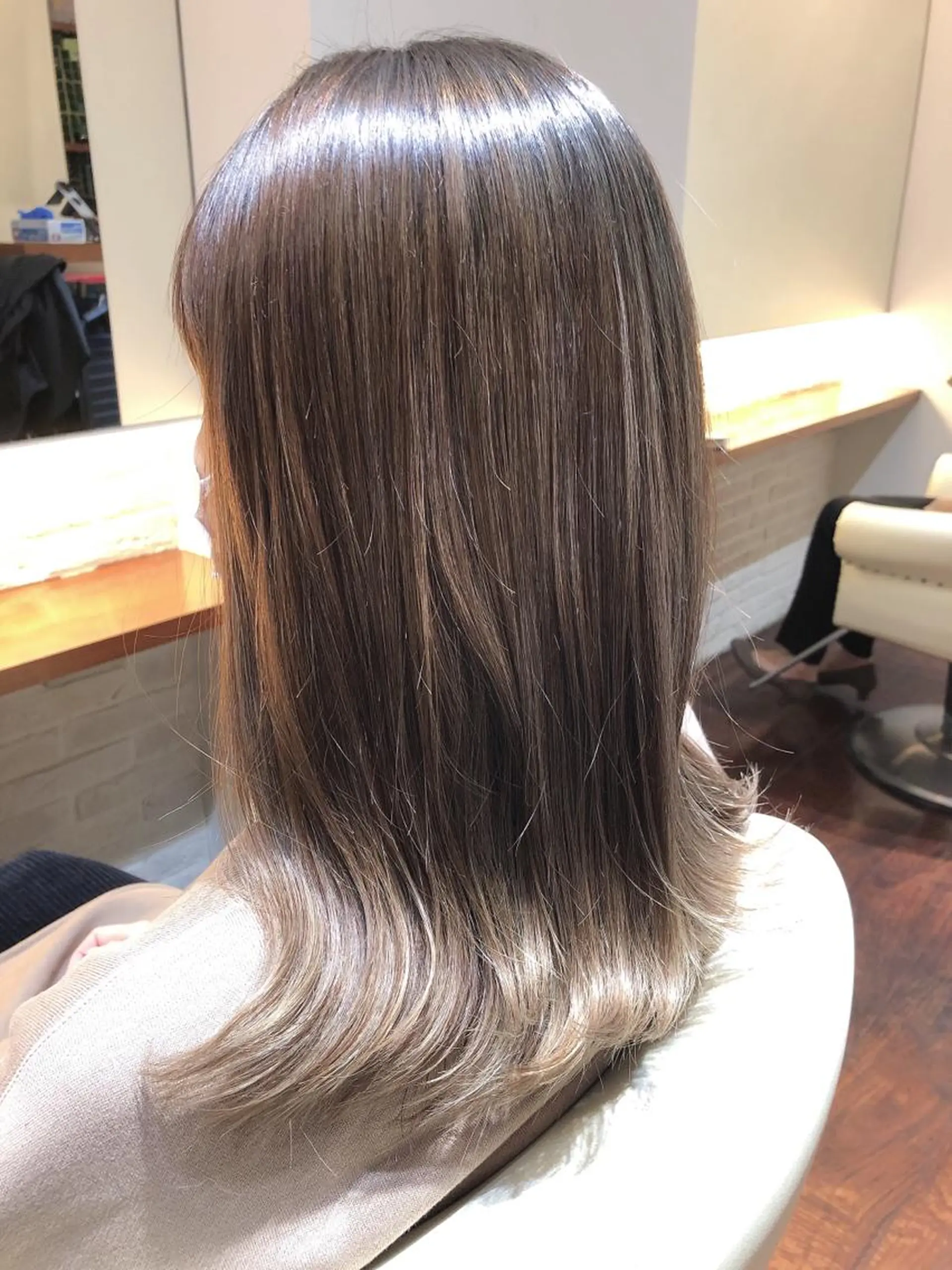 セミロング カラー グレージュ ヘアカラー トリートメント CoCooN satoshiのヘアスタイル