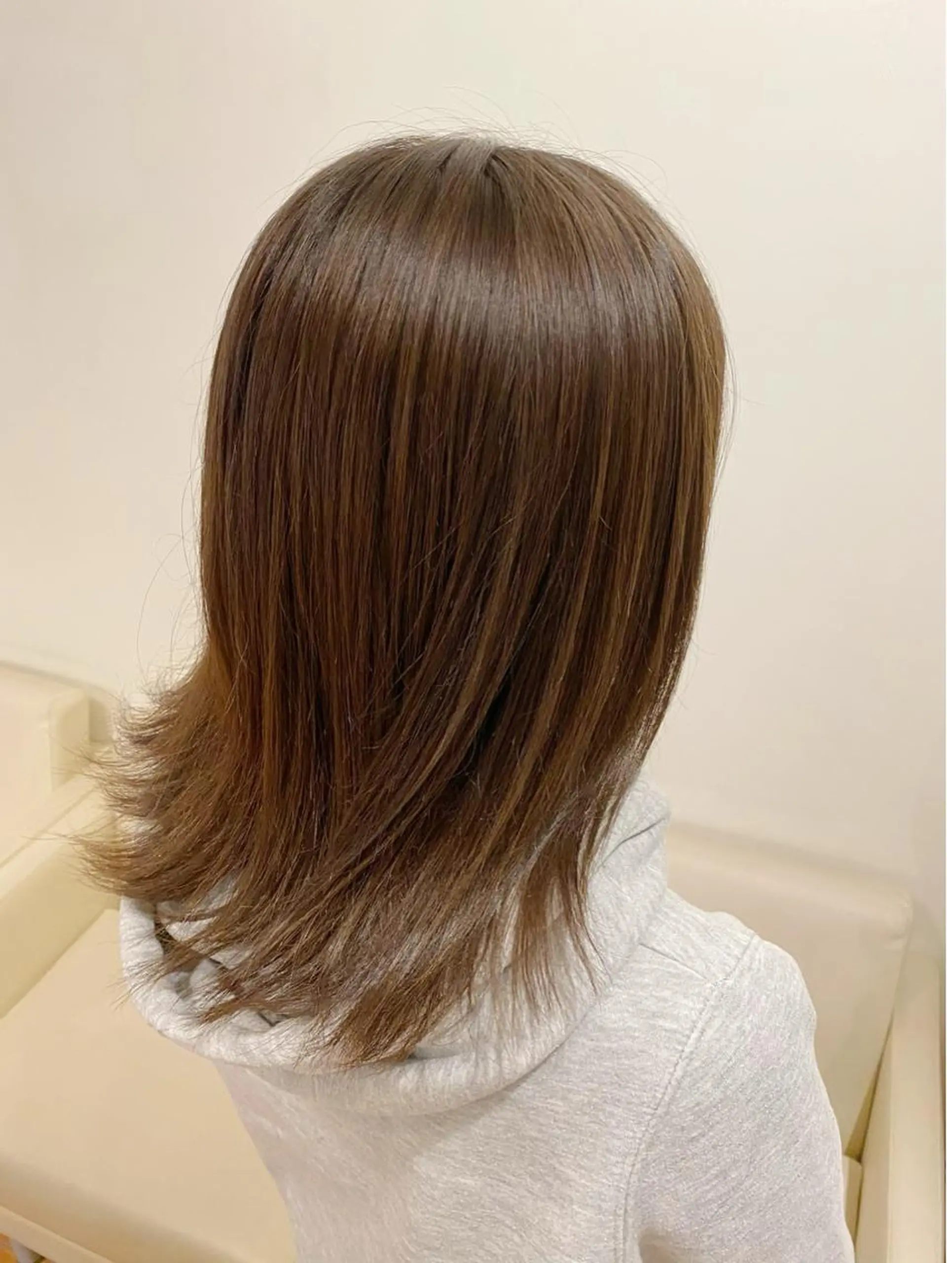 ミディアム カラー ベージュカラー カット ヘアカラー トリートメント 石井 佑樹のヘアスタイル