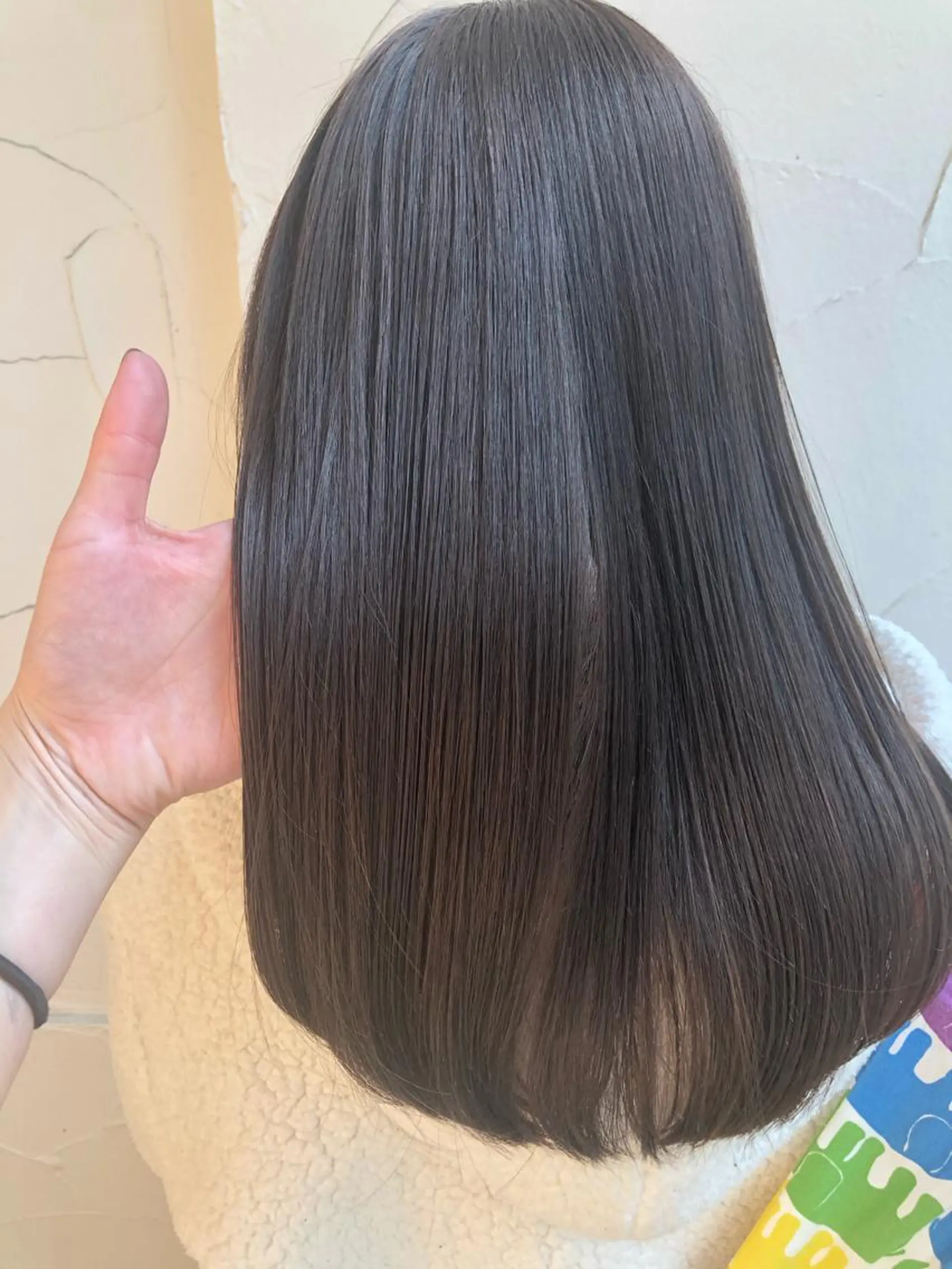 ロング カラー ブリーチ 透明感カラー グレージュ イルミナカラー ブリーチなしカラー 大岩 茉愉のヘアスタイル