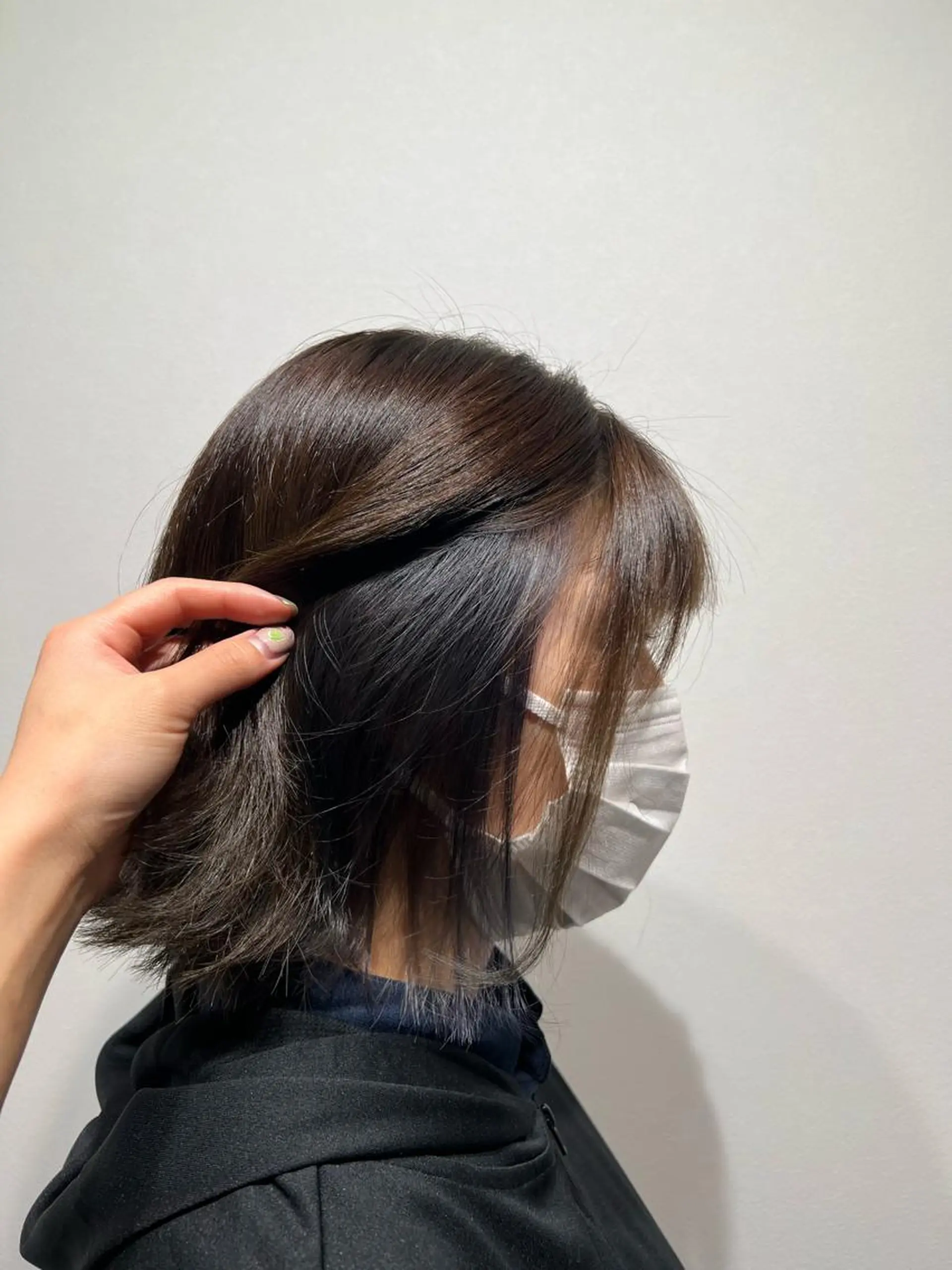 カラー アッシュ インナーカラー ラベンダーカラー ラベンダーアッシュ 長谷 朋美のヘアスタイル