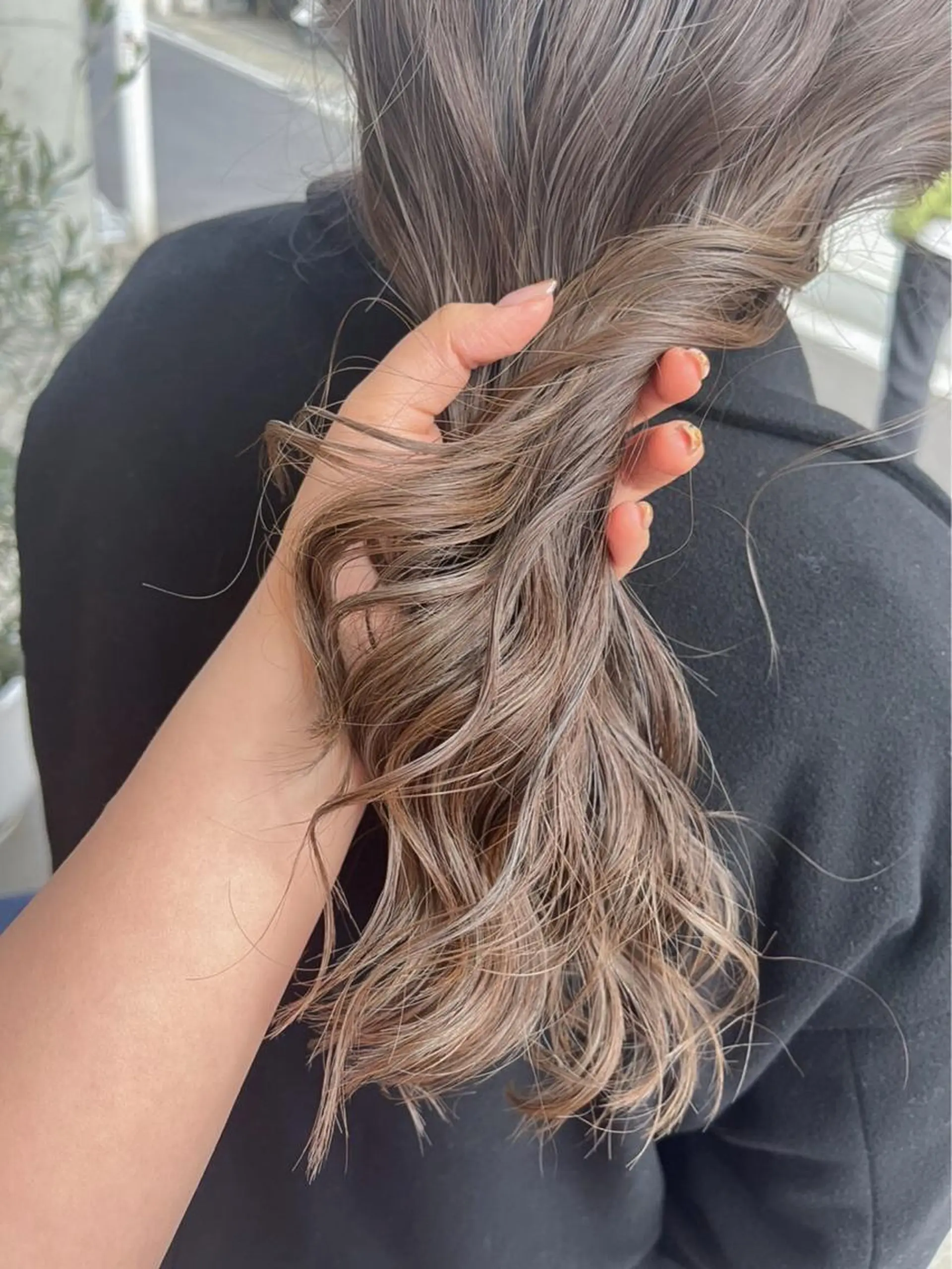 セミロング カラー ヘアアレンジ アッシュ グラデーションカラー ハイライトカラー ラベンダーカラー ラベンダーアッシュ rii-🩰 トレンド韓国ヘアのヘアスタイル