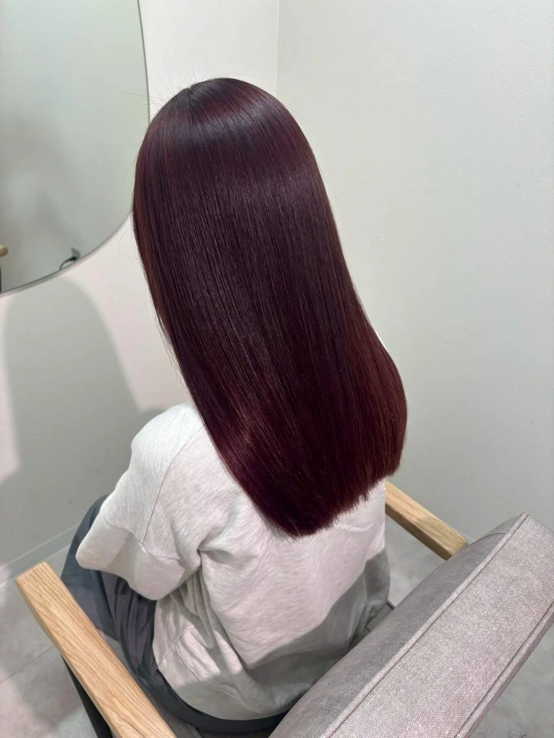 セミロング カラー 初めでも安心🩶🩶 newi三宮✂のヘアスタイル