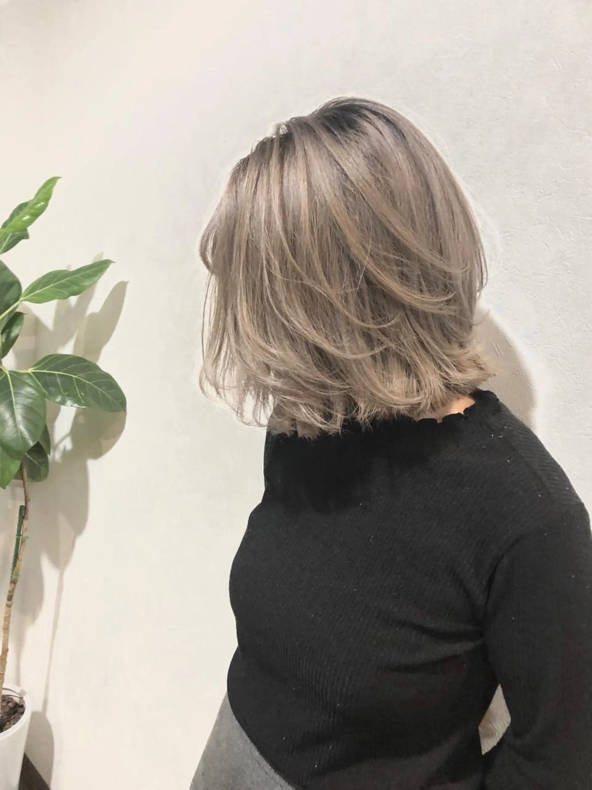 ミディアム カラー ヘアアレンジ ブリーチ グラデーションカラー ボブ カット トリートメント Bro所属・佐藤 輝幸のヘアスタイル