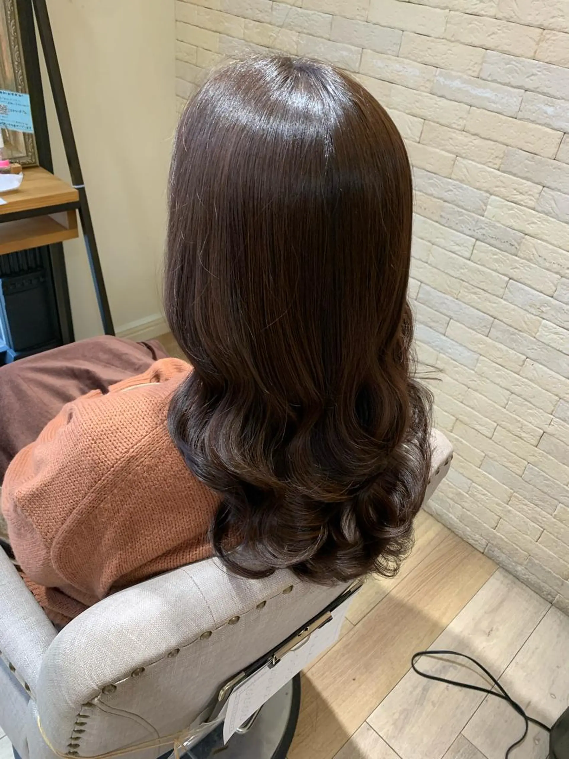 セミロング カラー グレージュ 上田 紗也のヘアスタイル