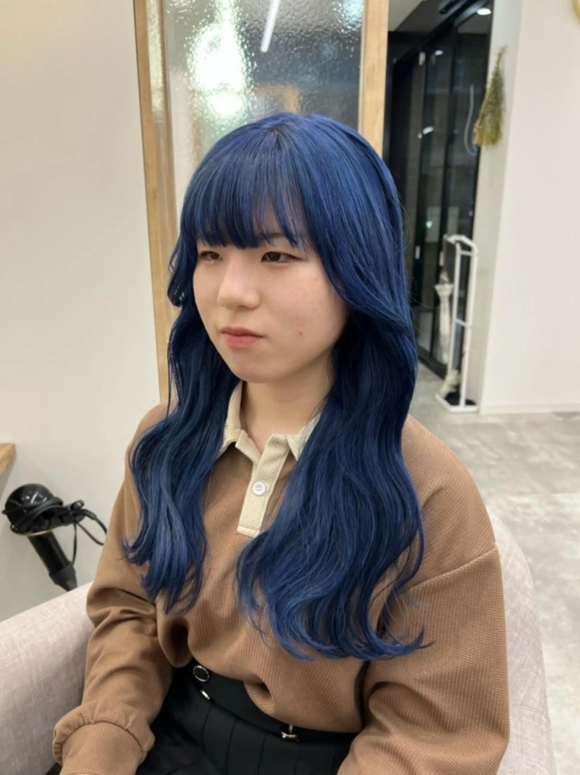 カラー ロング ブリーチ ブルーカラー カット ヘアカラー トリートメント Ami アミのヘアスタイル