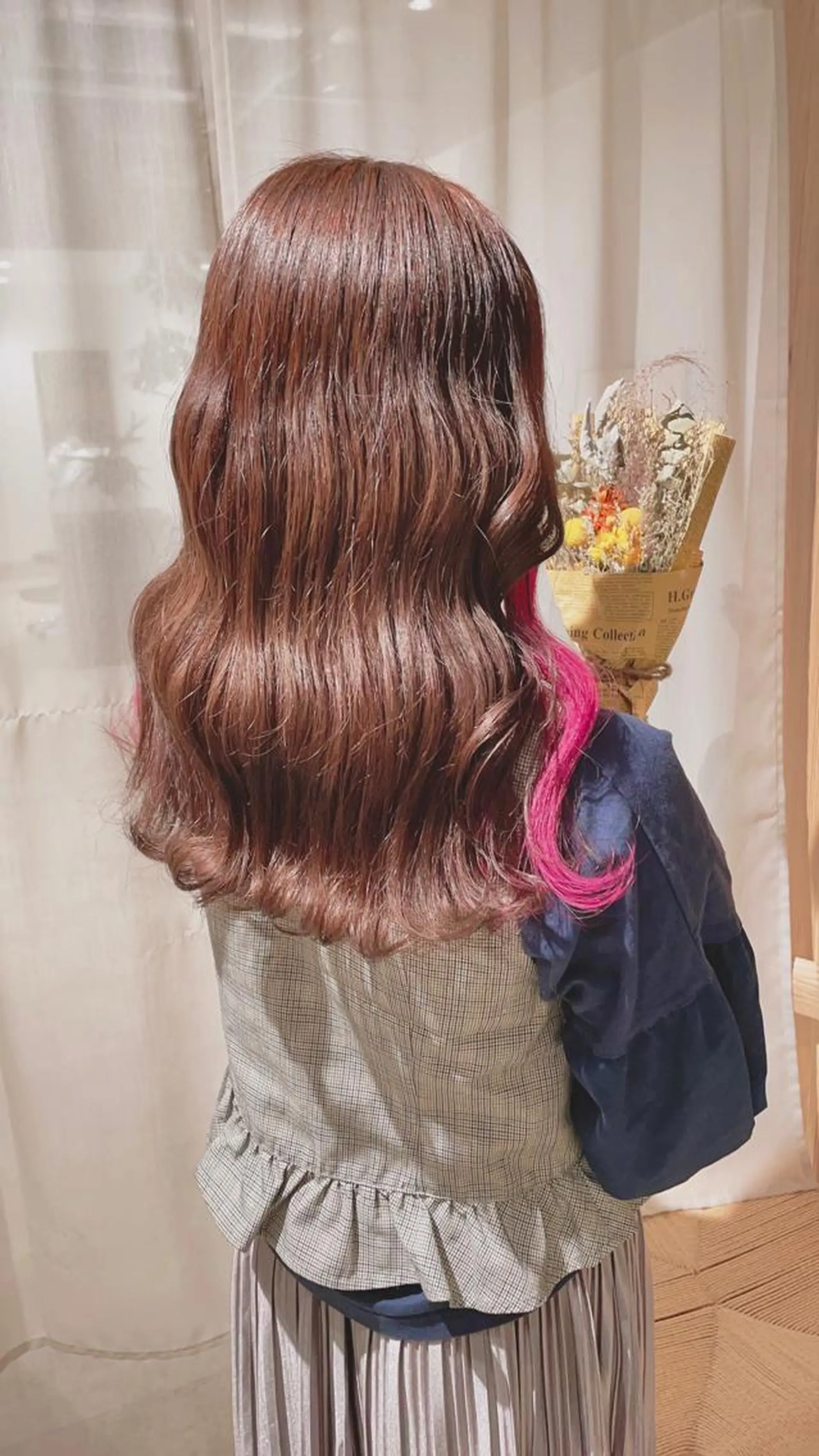 セミロング カラー ブリーチ ピンクカラー ヘアカラー トリートメント 渋谷:インナーカラー ／🍒エリカ🍒のヘアスタイル