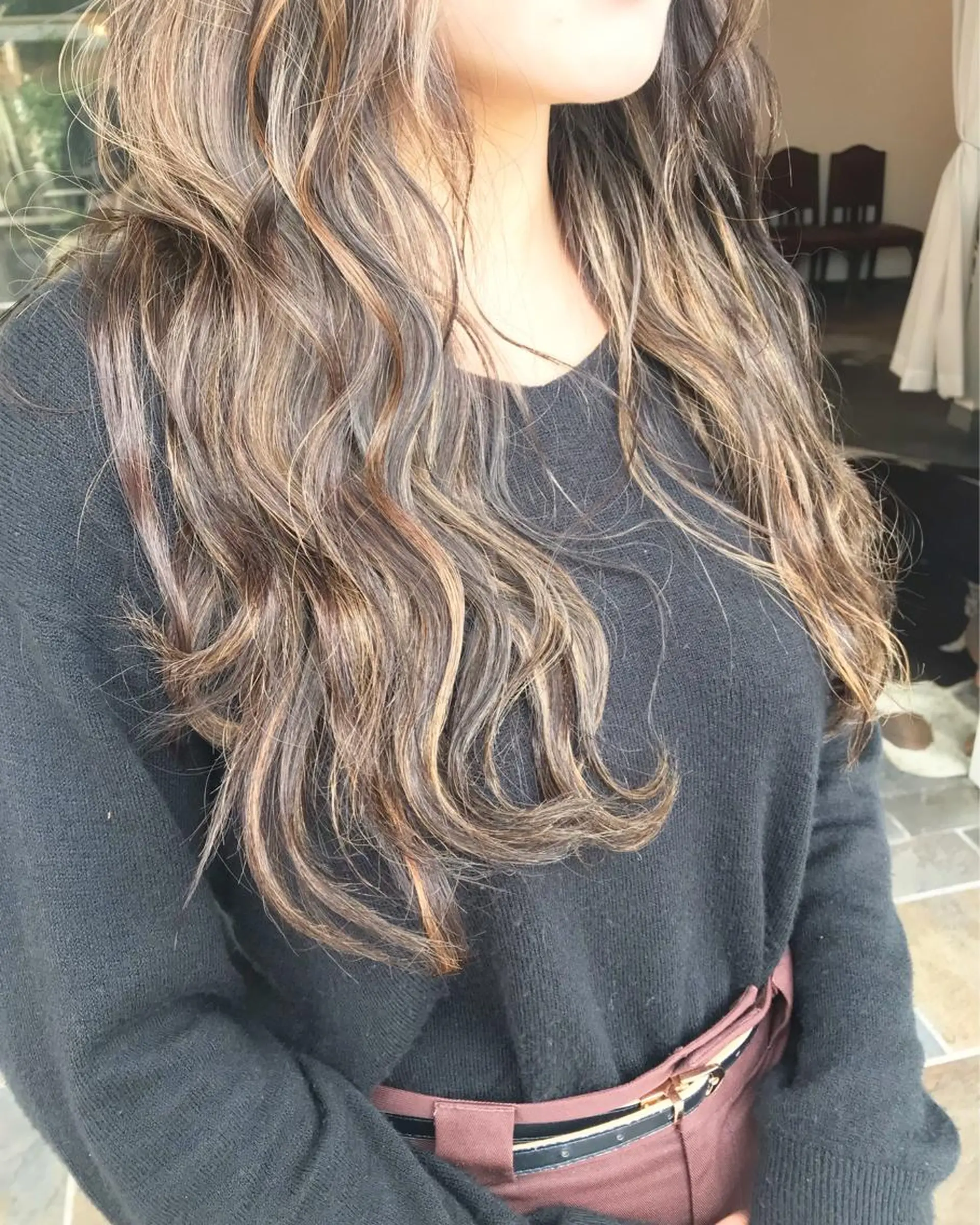 セミロング カラー ヘアアレンジ お団子ヘア 切りっぱなしボブ バレイヤージュ ブリーチ グラデーションカラー Mariana/ 鶴原-ハイライトのヘアスタイル