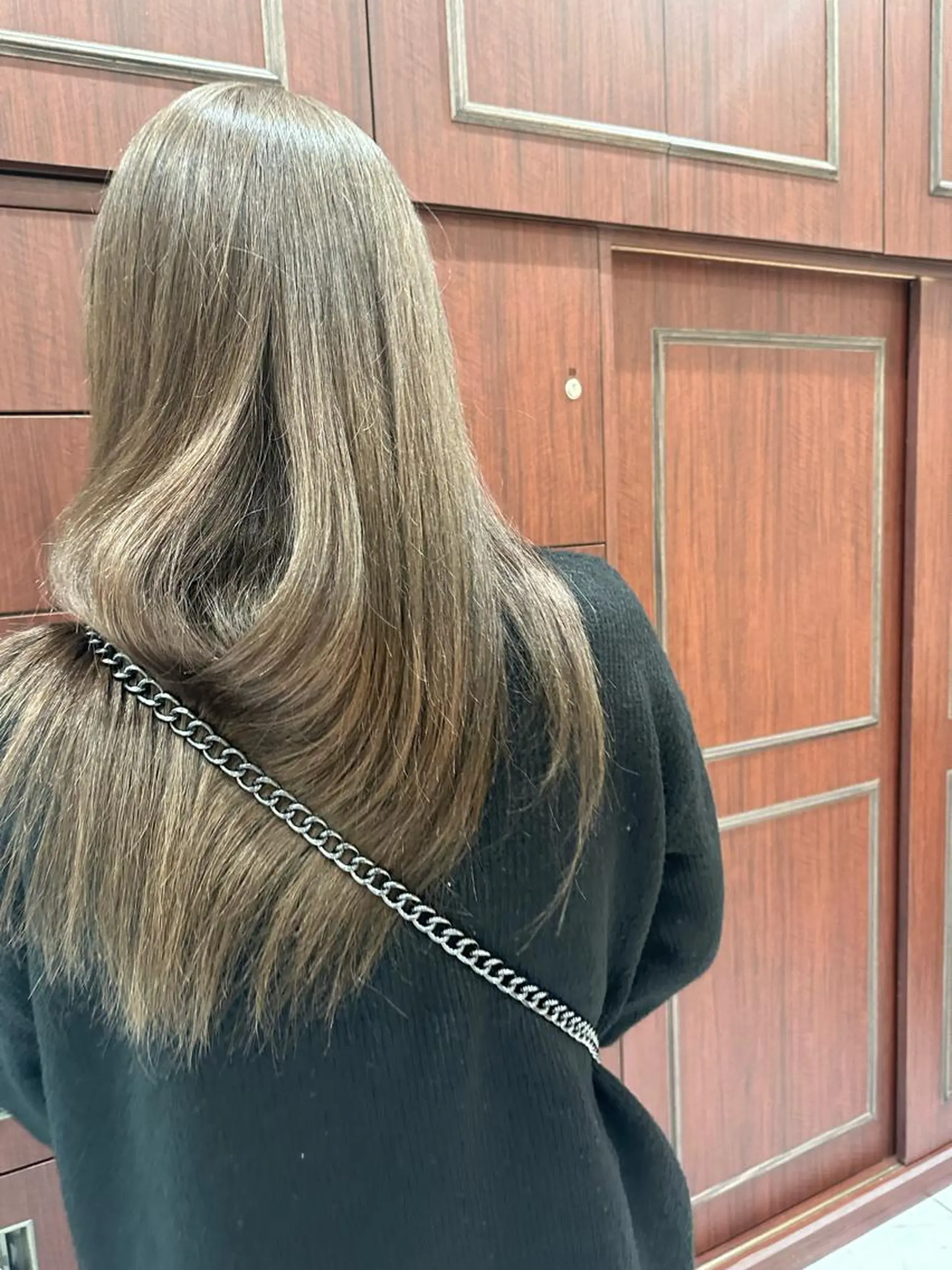 ロング ロング 縮毛矯正 七井 香奈 (なないかな)のヘアスタイル
