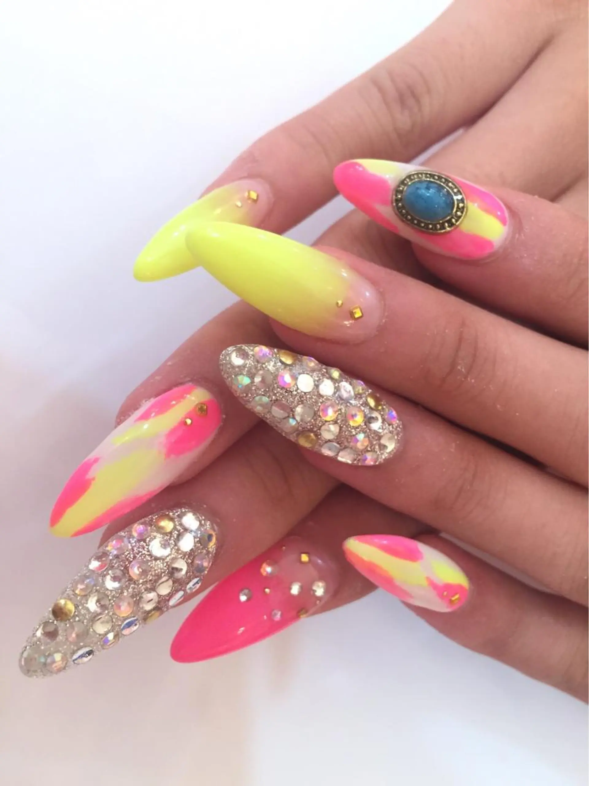 セミロング カラー パーマ ヘアアレンジ メンズ キッズ ネイル マツエク・マツパ 学生(メンズ向け) 付け放題 学生 アートネイル フットネイル NAILSGOGO shibuyaのネイルデザイン