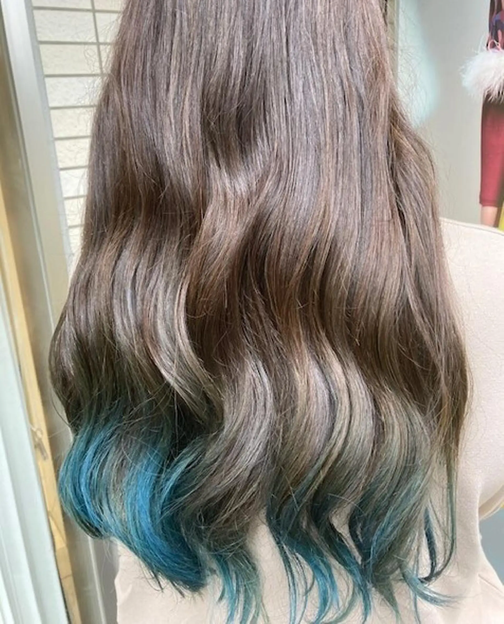 カラー ロング 齊藤 久恵のヘアスタイル