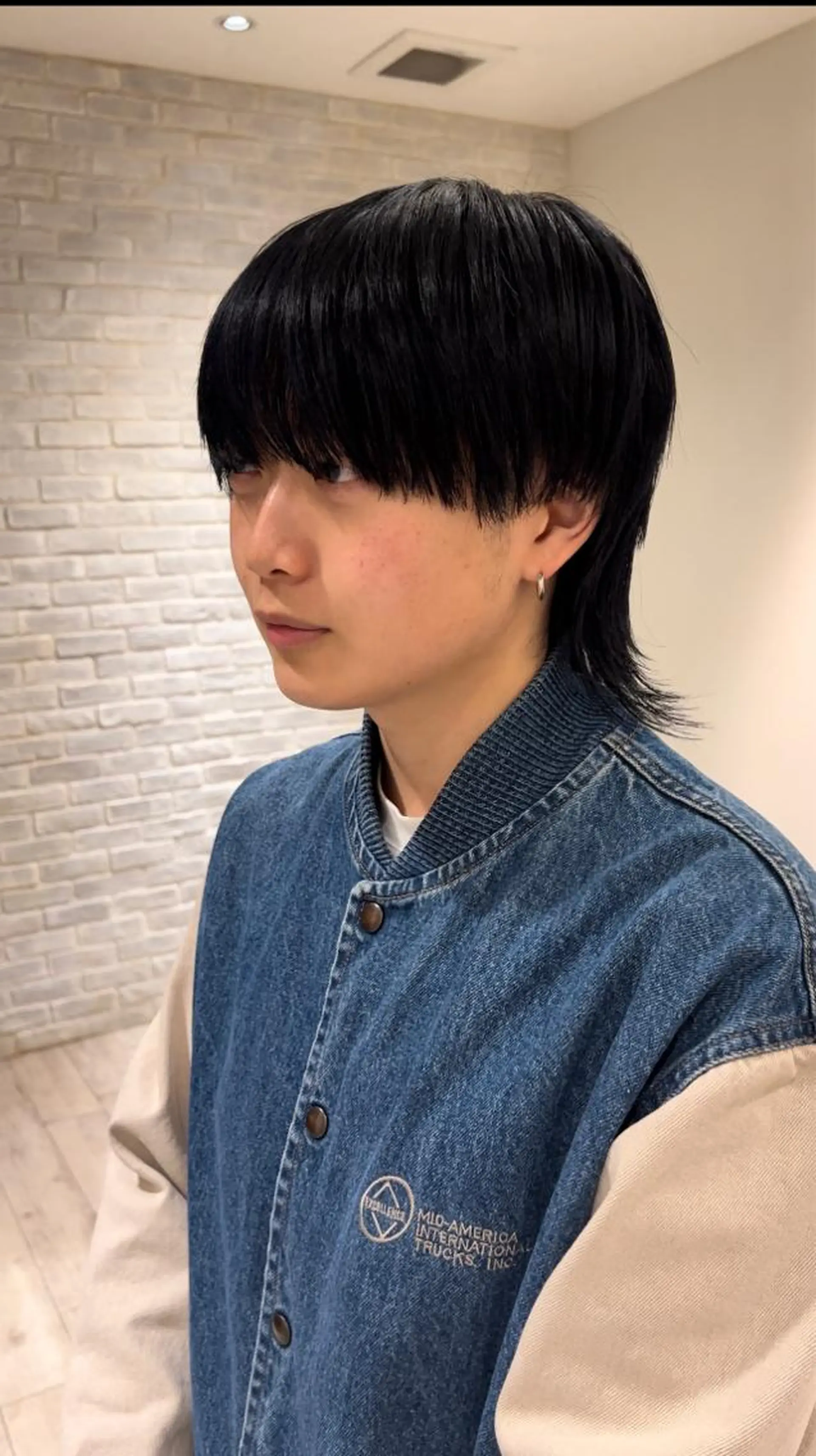 ミディアム カラー メンズ メンズウルフカット 黒髪 ブルーカラー ブルーブラック ウルフカット 【メンズ特化美容師】 🐍NAO🐍のヘアスタイル
