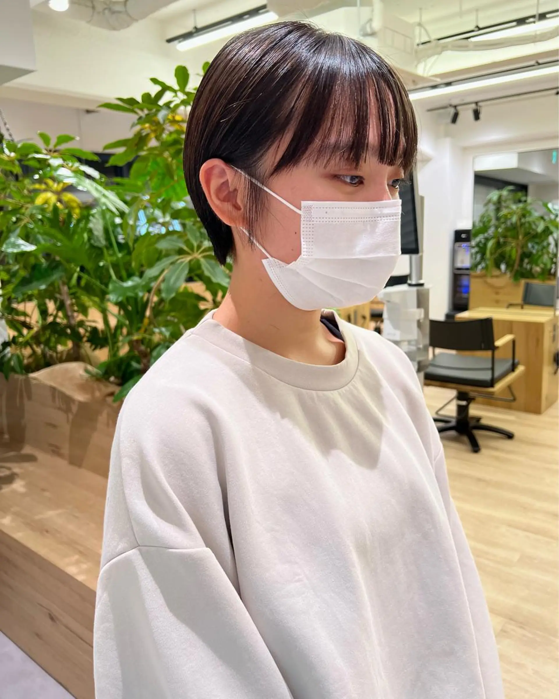 ショート ショートヘア ワイドバング 田中 愛梨のヘアスタイル