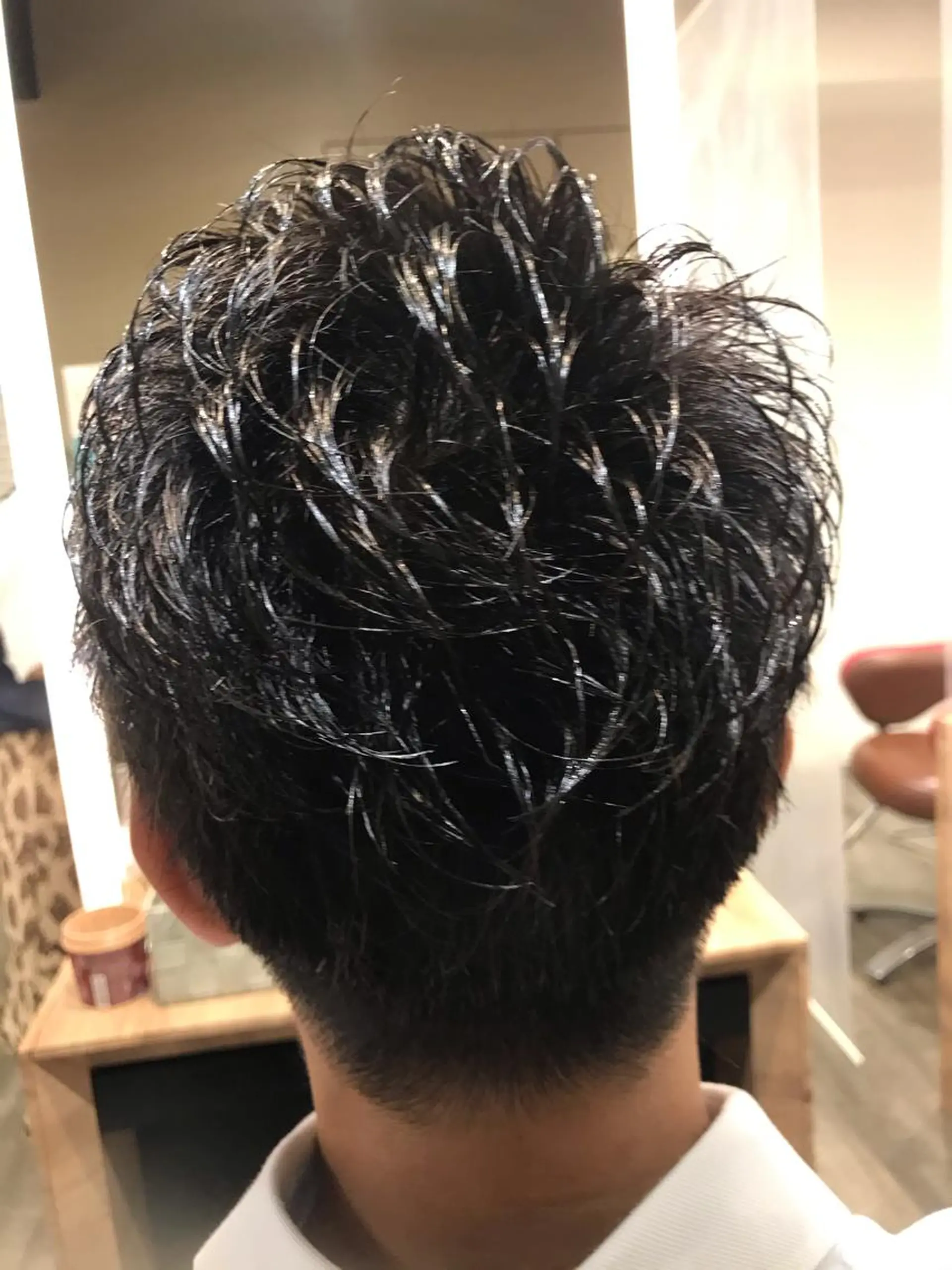 ショート パーマ メンズ メンズパーマ 刈り上げ ショートヘア 12月限定クーポン 💕大量更新ブリーチのヘアスタイル