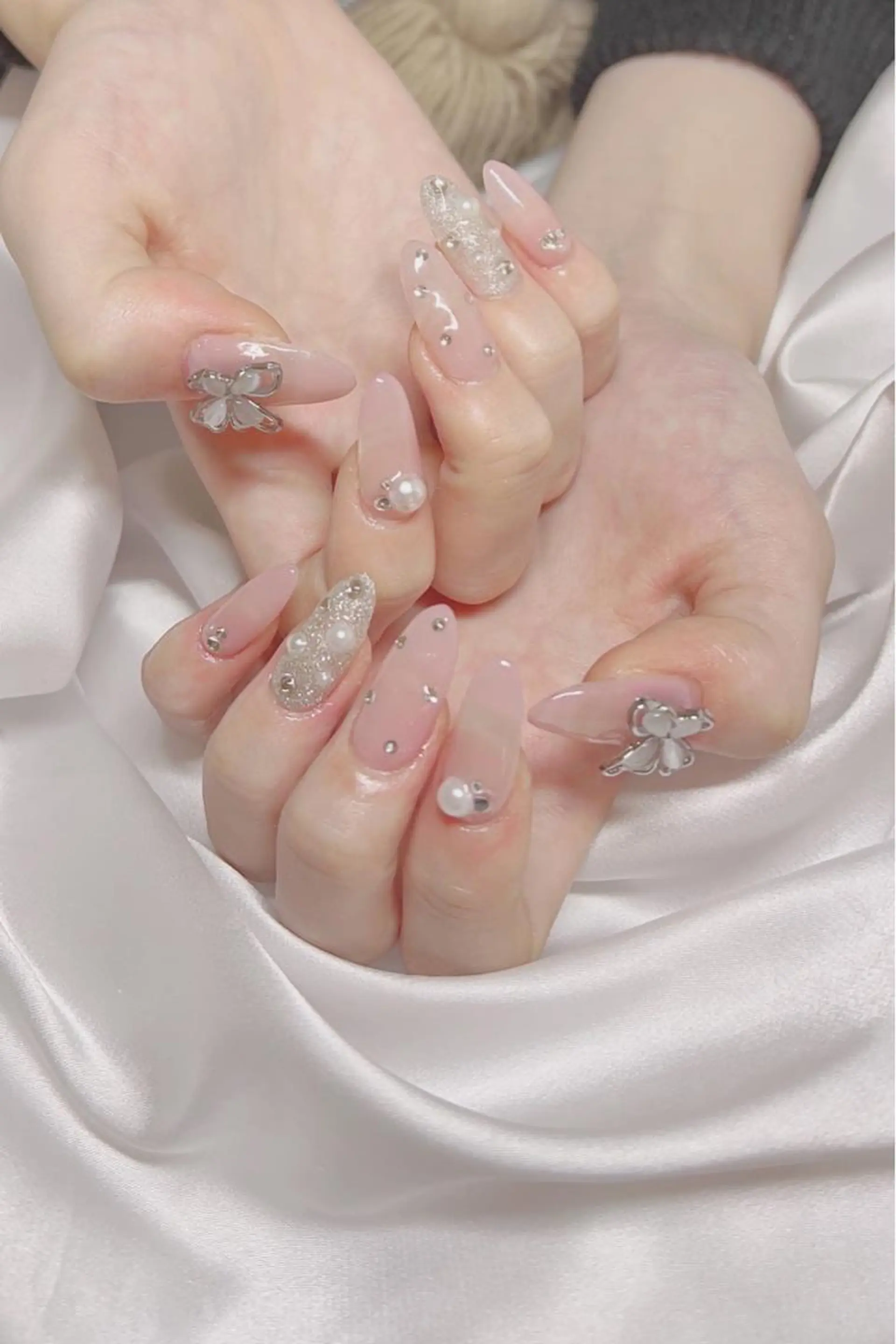 ネイル オーロラネイル フレンチネイル ジェルネイル 韓国ネイル マグネットネイル ハンドネイル ハンドケア EN nailsalon所属・【ENサロン】 Rei🎀Nailのネイルデザイン