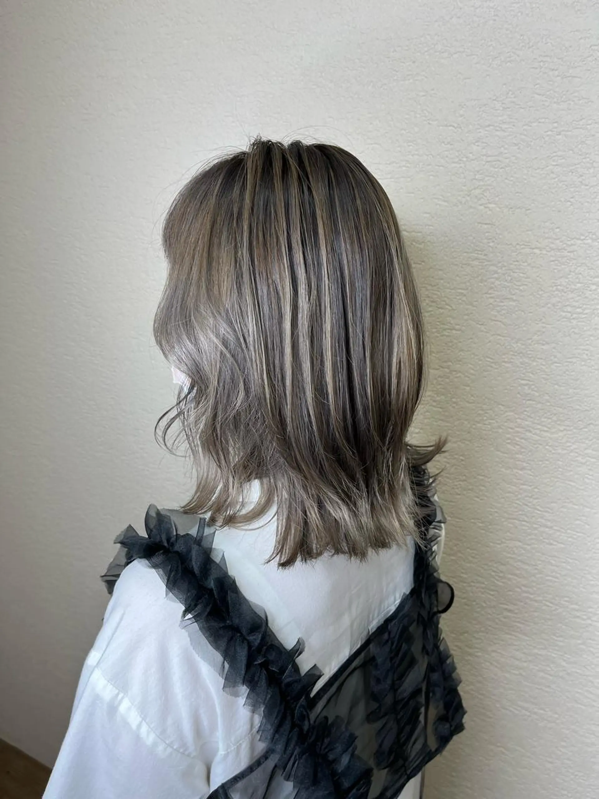 ロング カラー ブリーチ 透明感カラー ダブルカラー グラデーションカラー グレージュ カット ヘアカラー トリートメント 野村 朋生のヘアスタイル