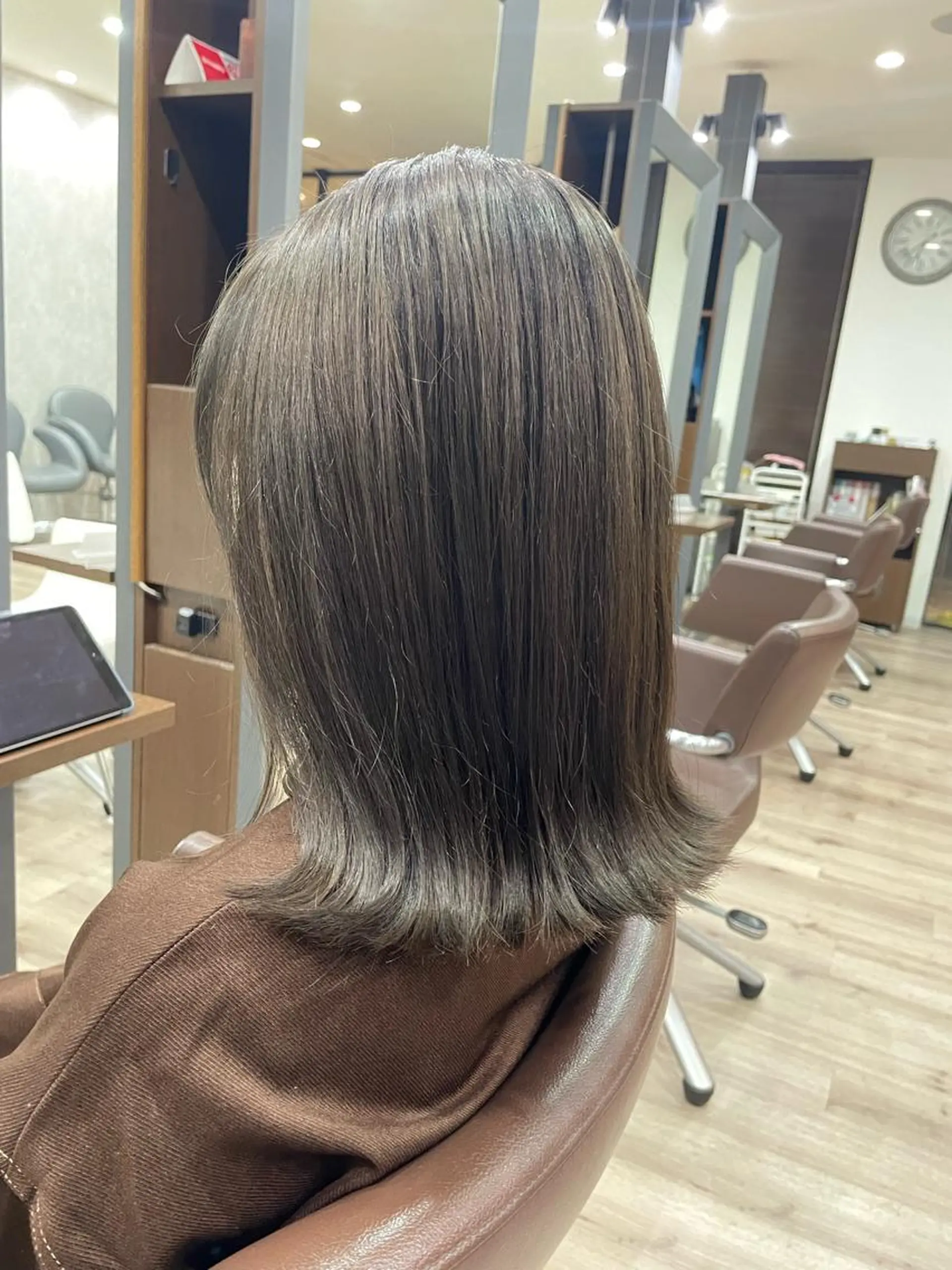 セミロング カラー 透明感カラー たなか りなのヘアスタイル