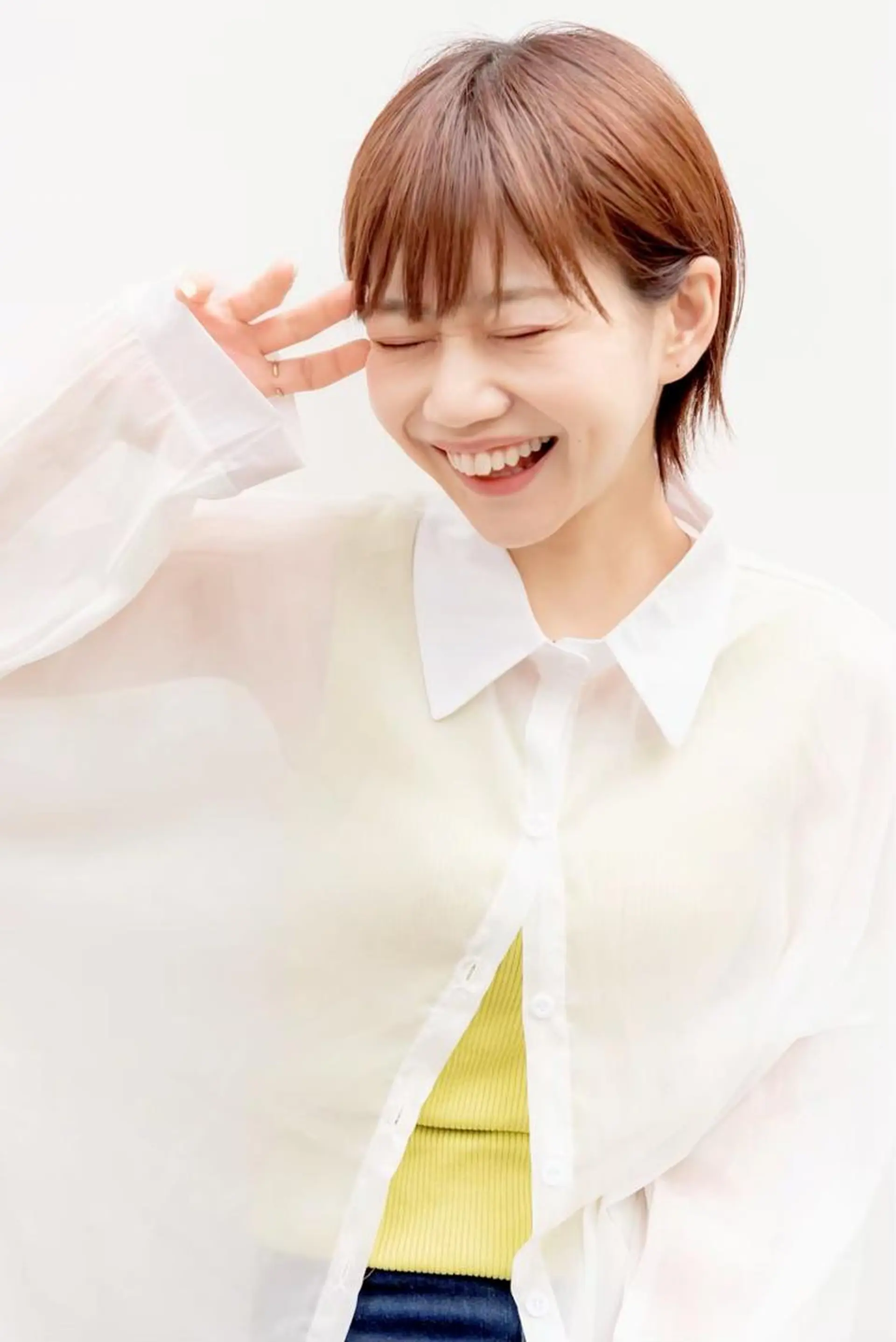 ショート アッシュ ボブ くびれヘア ハイライト レイヤーカット アンリ【Henri】所属・原宿アンリ 山下卓也のヘアスタイル