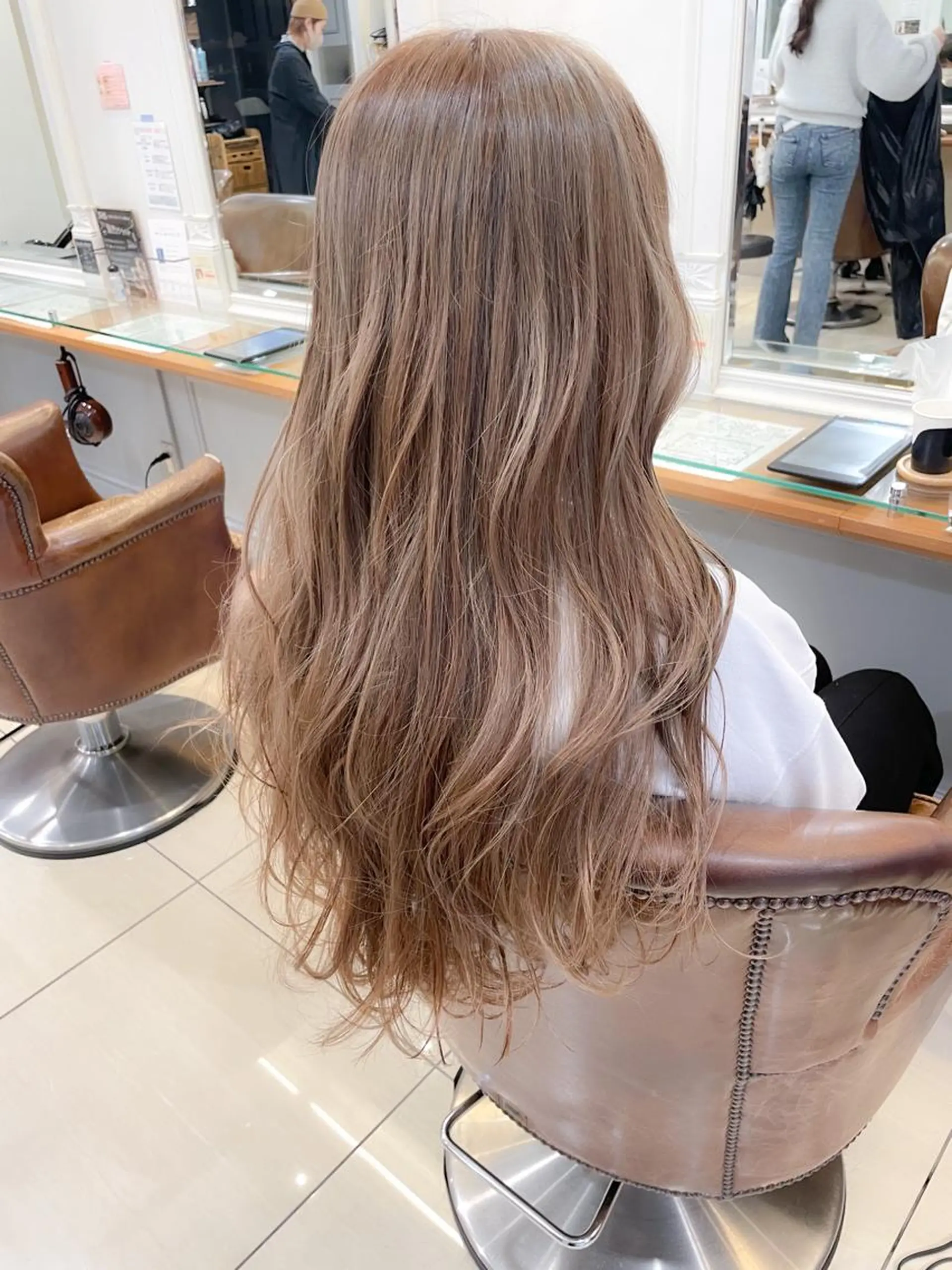 ロング カラー ベージュカラー ハイライトカラー ミルクティーベージュ ハイライト ヘアカラー トリートメント ヘッドスパ ✨カラー支持No.1 🧸ワキ カナコ🧸のヘアスタイル