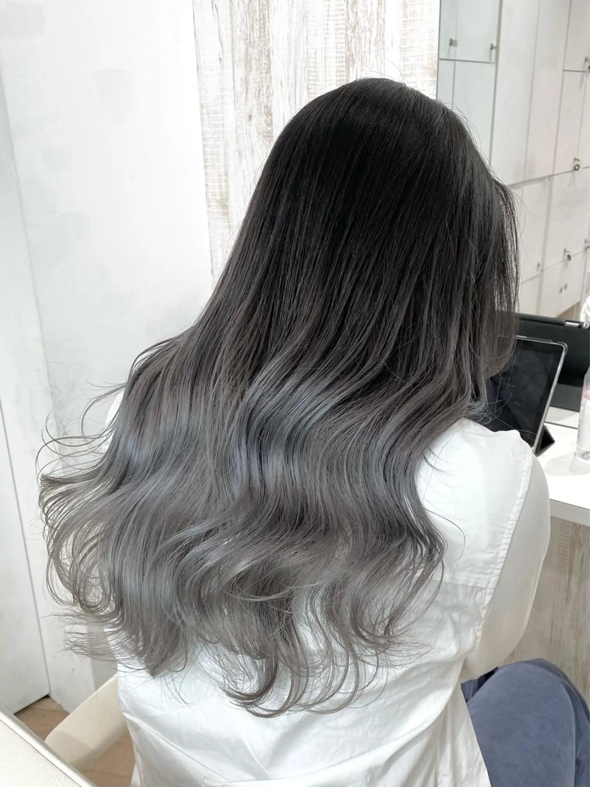 セミロング シールエクステ エクステ ハイライト 髪質改善  渡部 妃月のヘアスタイル