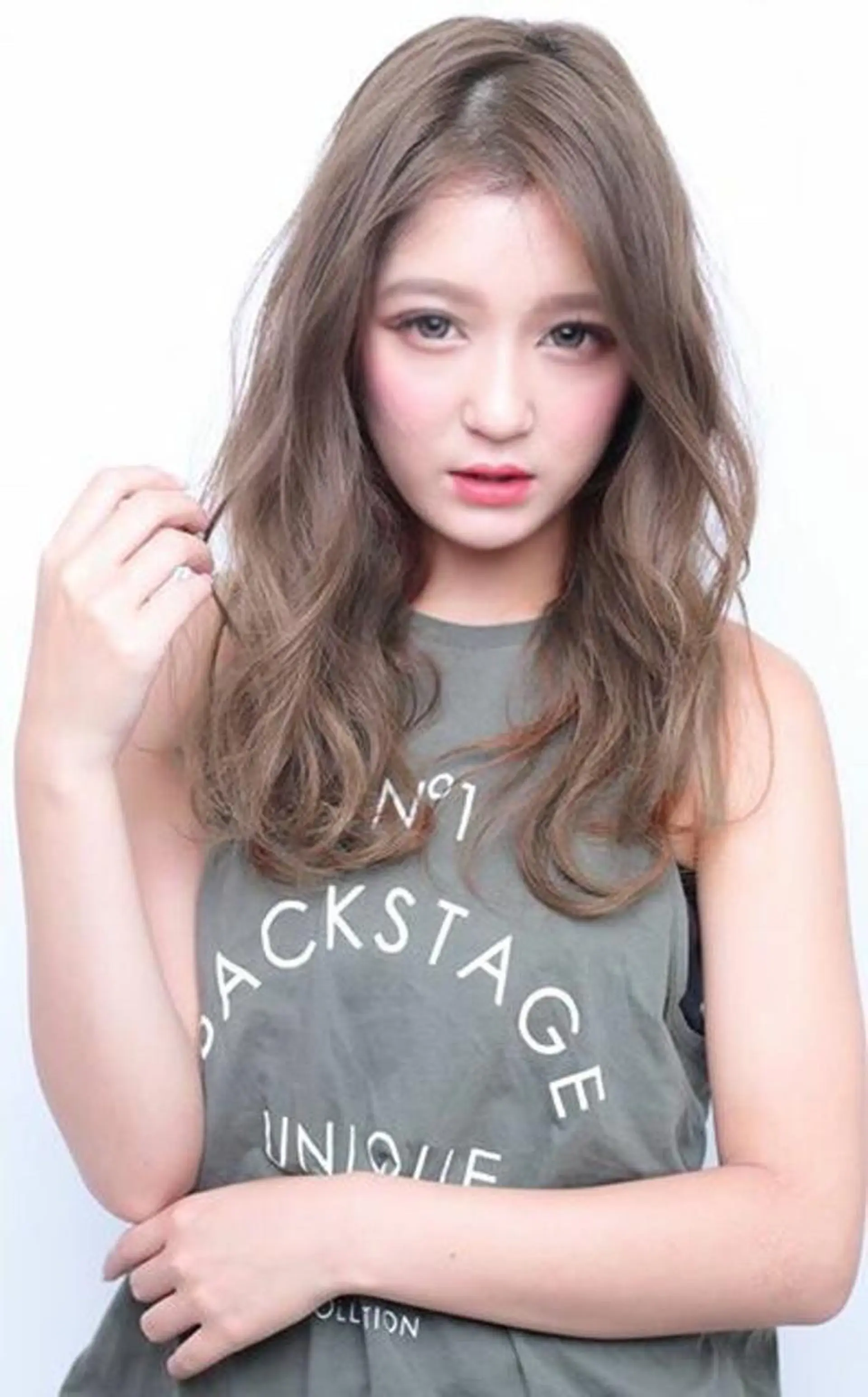 セミロング ロング カラー パーマ ヘアアレンジ グレージュ サロウィン柏所属・神山 昌子のヘアスタイル