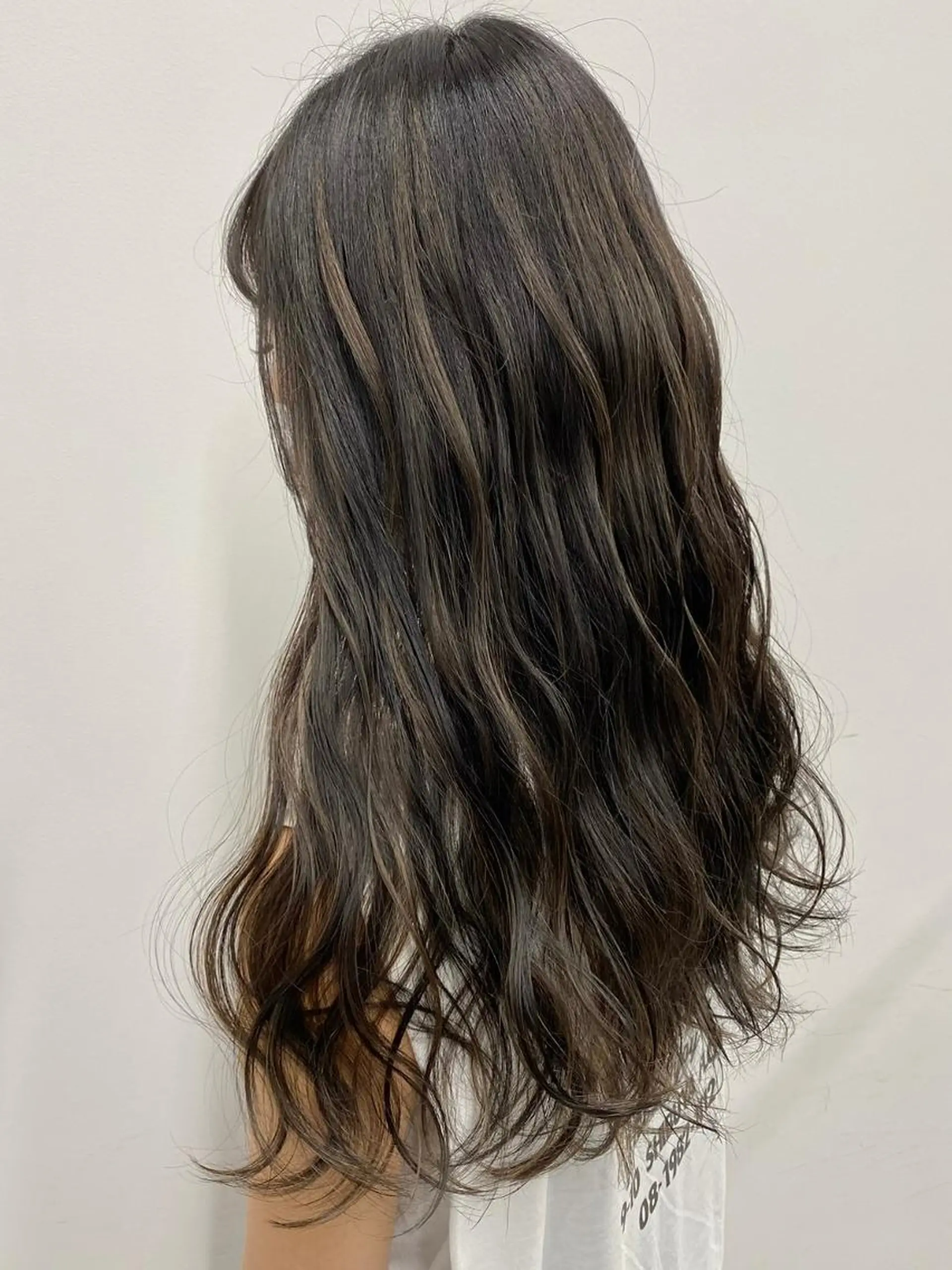 セミロング ウルフカット 公式 Ease by amble luxeのヘアスタイル