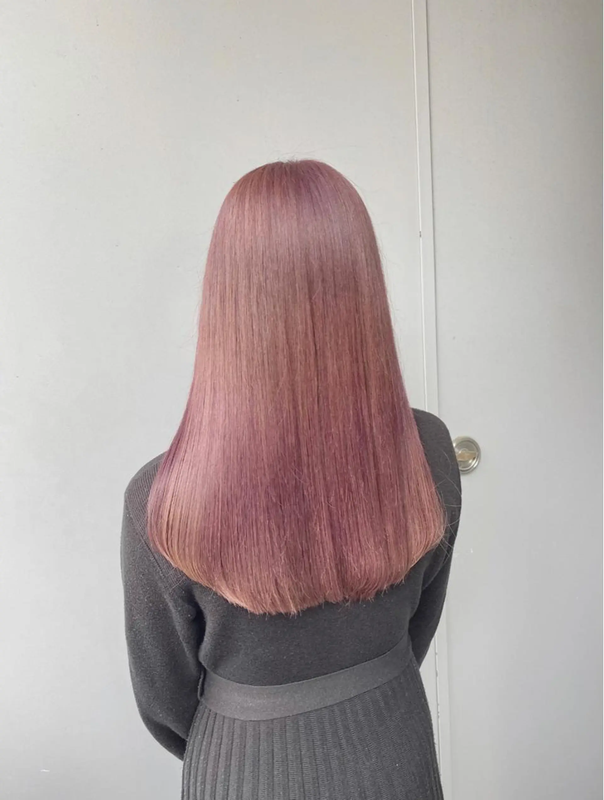ミディアム ❤︎ワンホンガーリー なハイトーンヘア❤︎のヘアスタイル