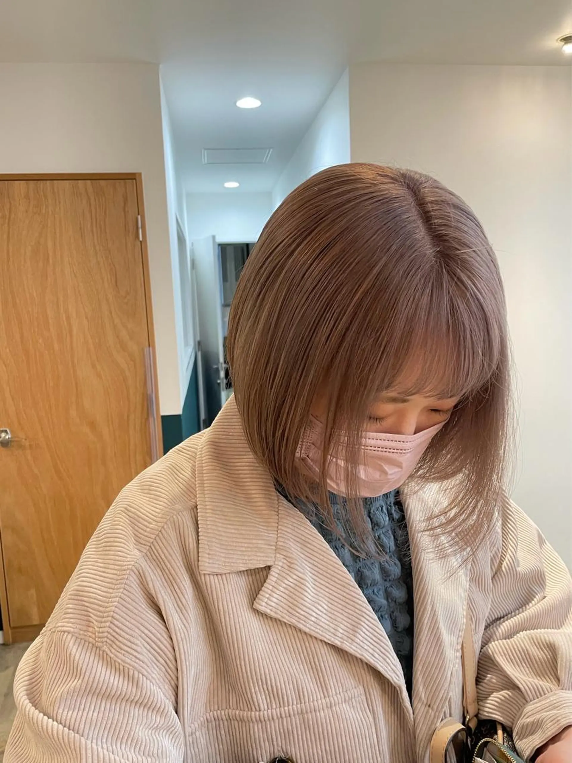 ショート カラー ブリーチ グレージュ ミルクティーグレージュ 【sim】 mizuのヘアスタイル