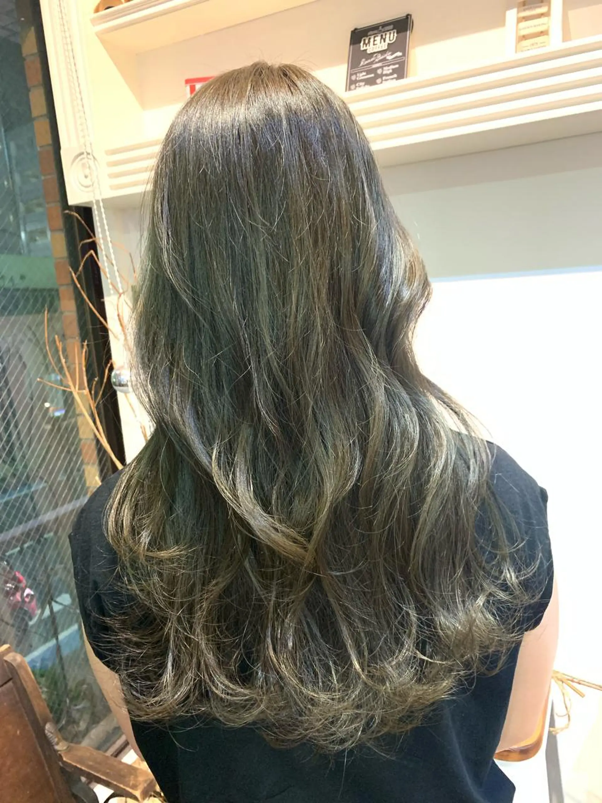 ロング ヘアカラー トリートメント ヘッドスパ ヘアセット 山口 竣也のヘアスタイル