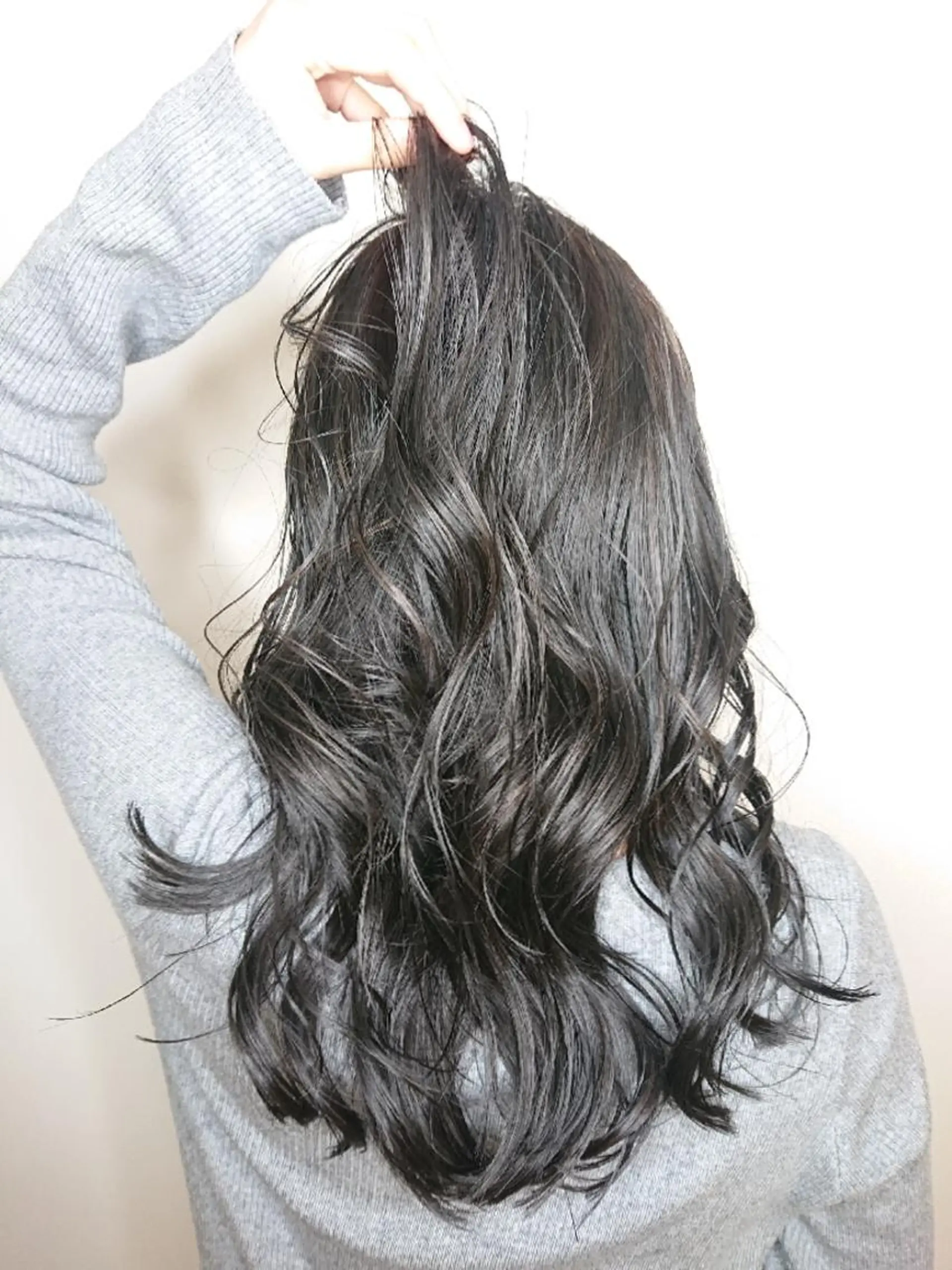セミロング セミロングパーマ ラベンダーベージュ くびれヘア 外国人風カラー ハイライト hair design nico 川口店所属・タイキ  【nico】のヘアスタイル