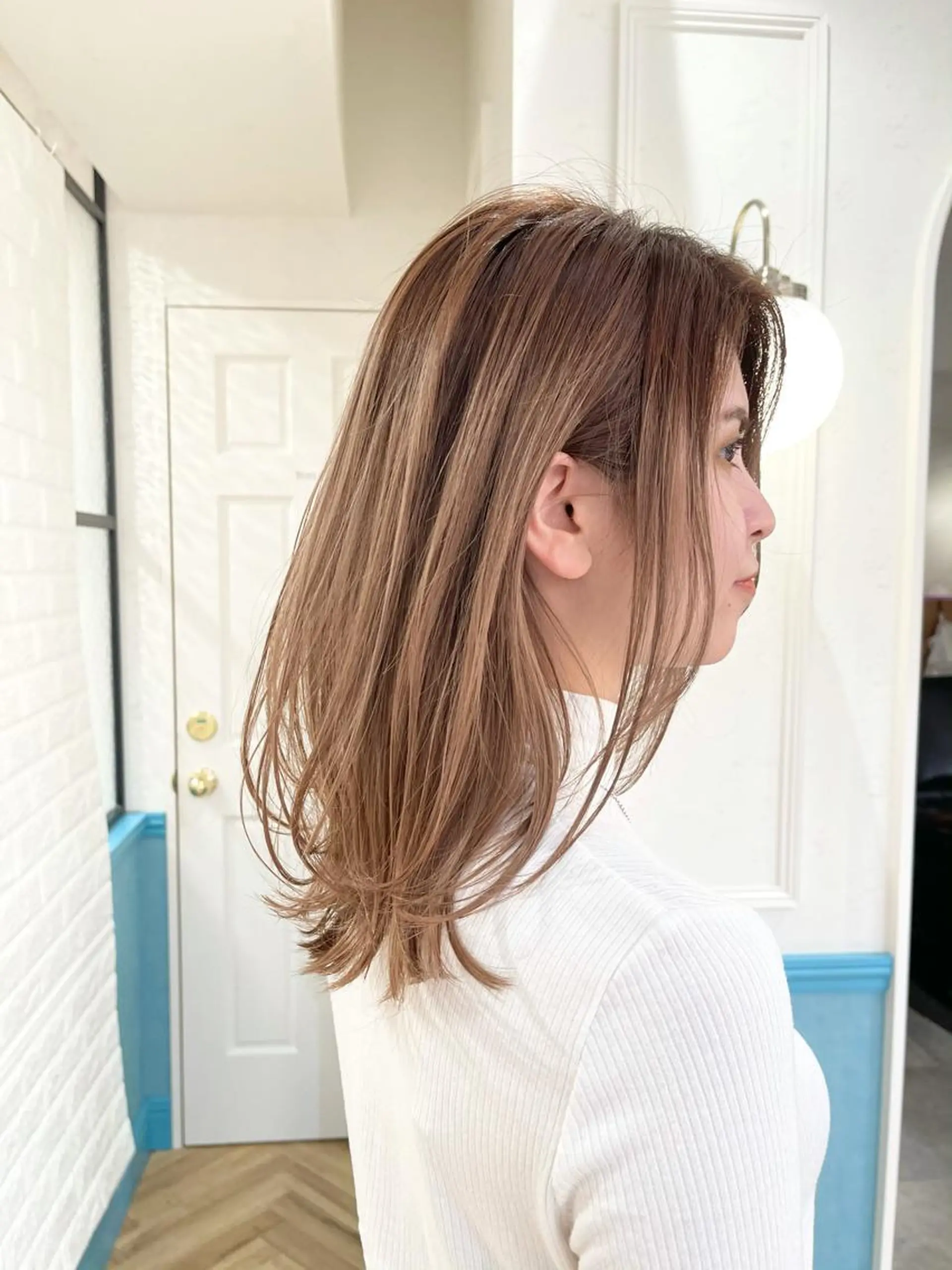 セミロング カラー パーマ ベージュカラー ブリーチ オレンジ Londideal 高橋ヒロシのヘアスタイル