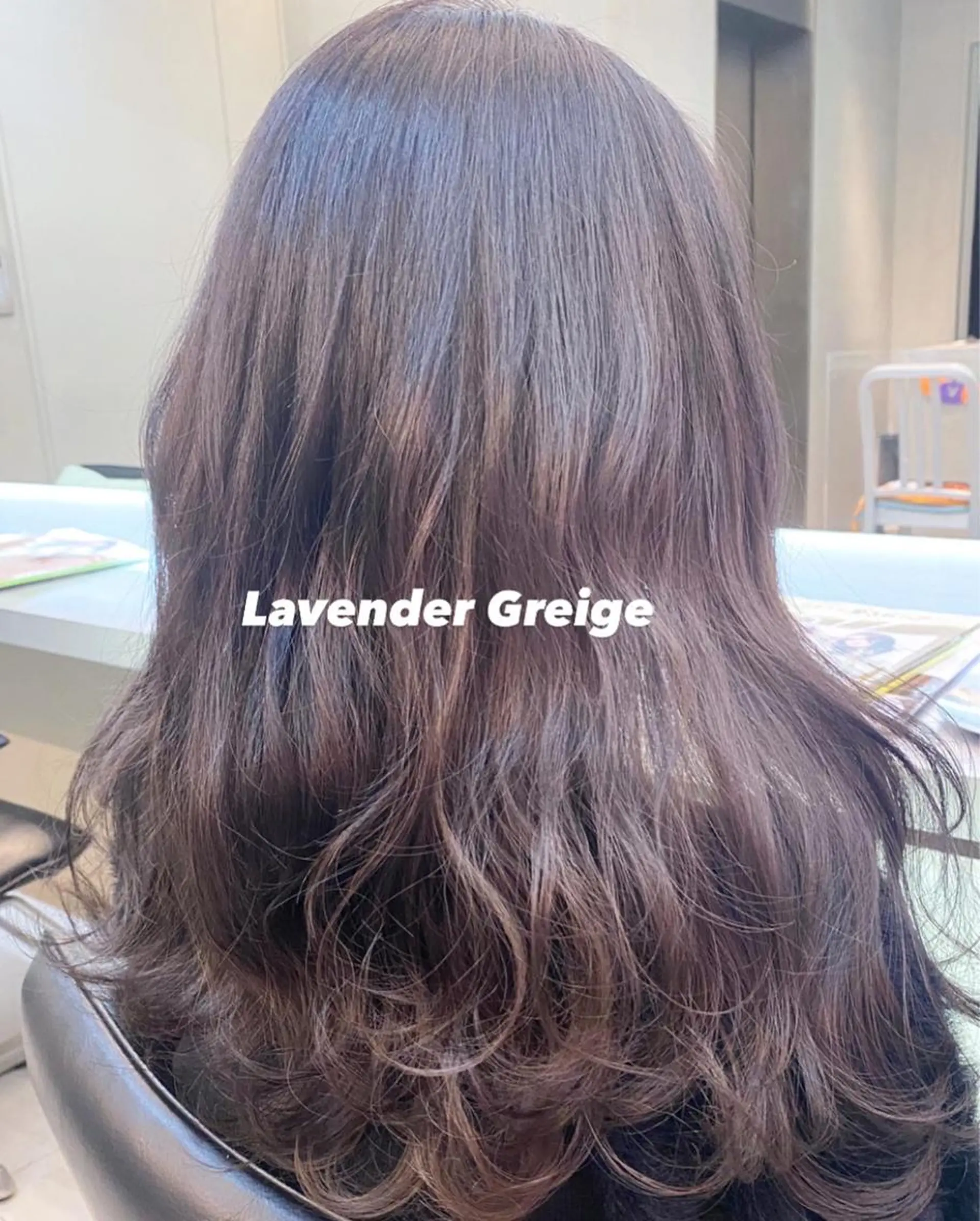 ロング カラー 岡野 静華のヘアスタイル